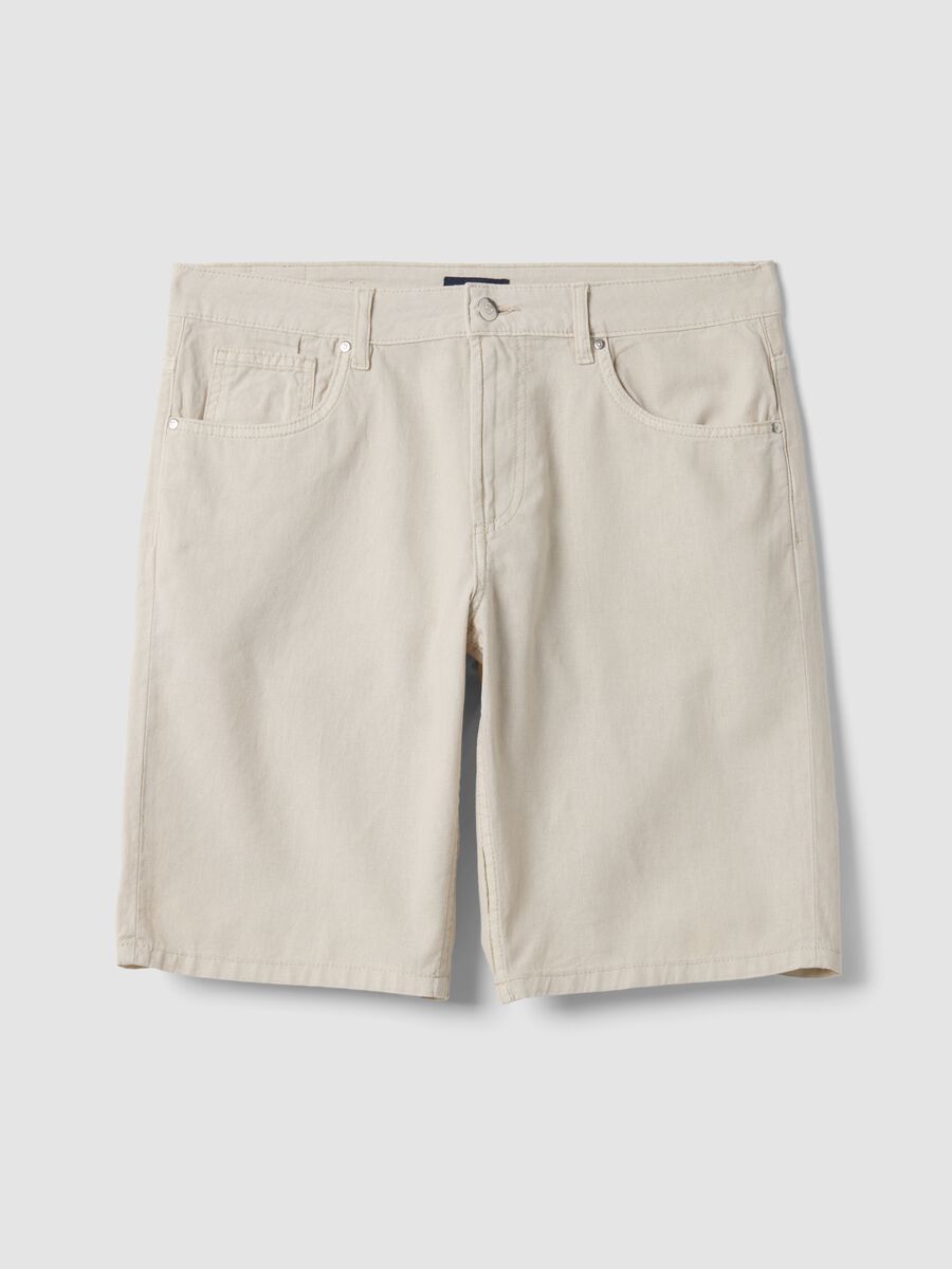 Beige linen-cotton blend five-pocket Bermuda shorts_4