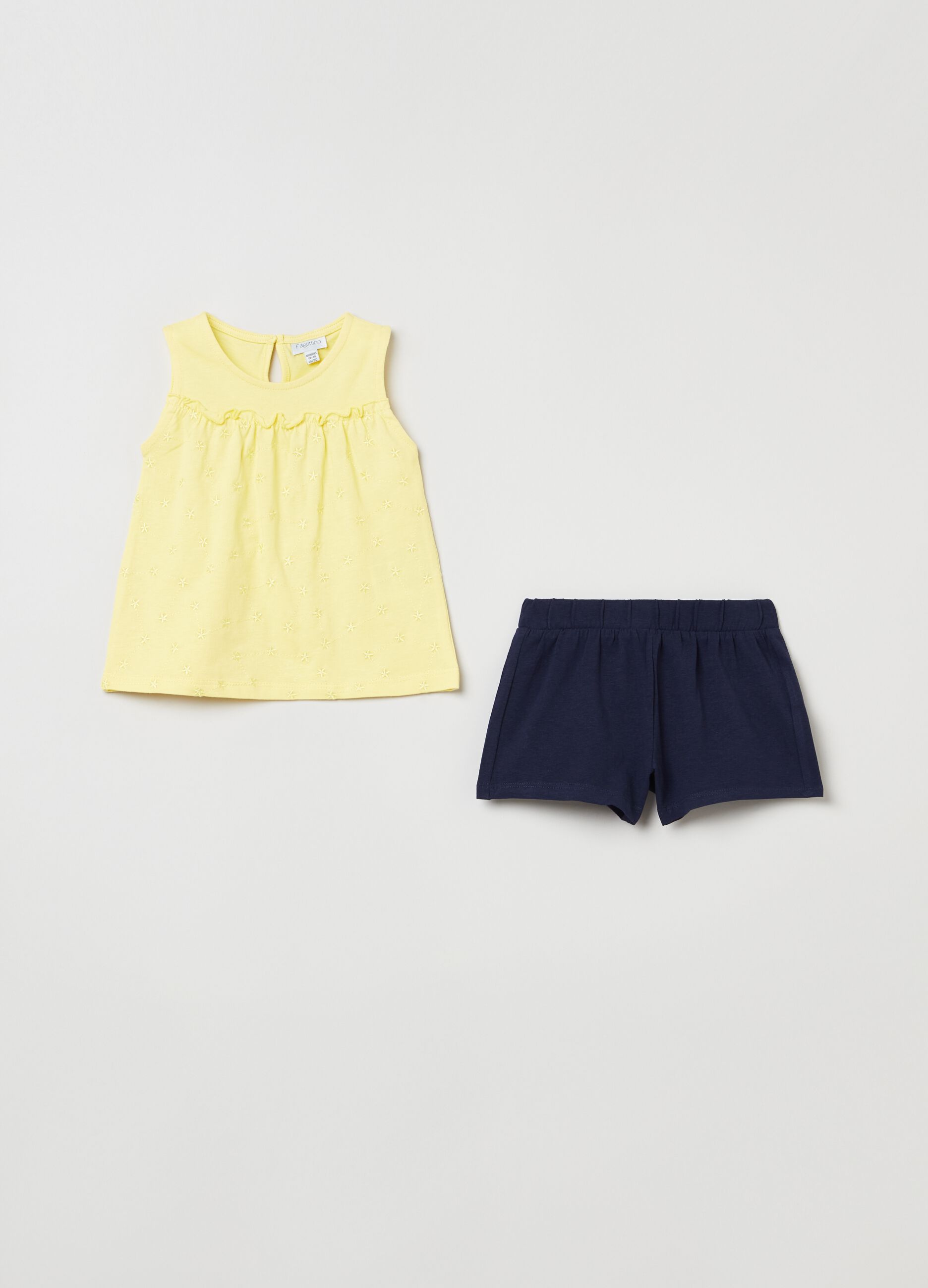 Jogging set consisting of tank top with embroidery and shorts