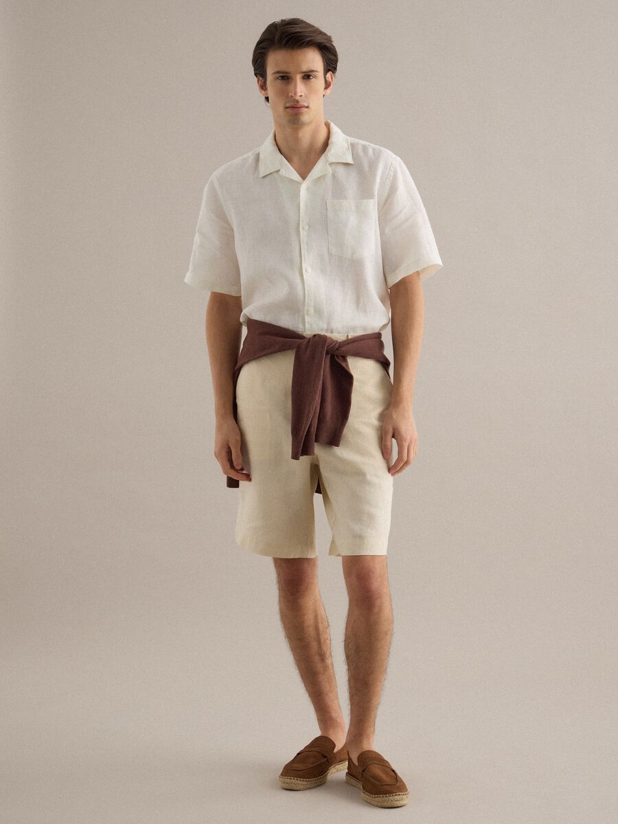 Wei&szlig;e Bermuda-Shorts aus reiner Leinen Regular Fit_0