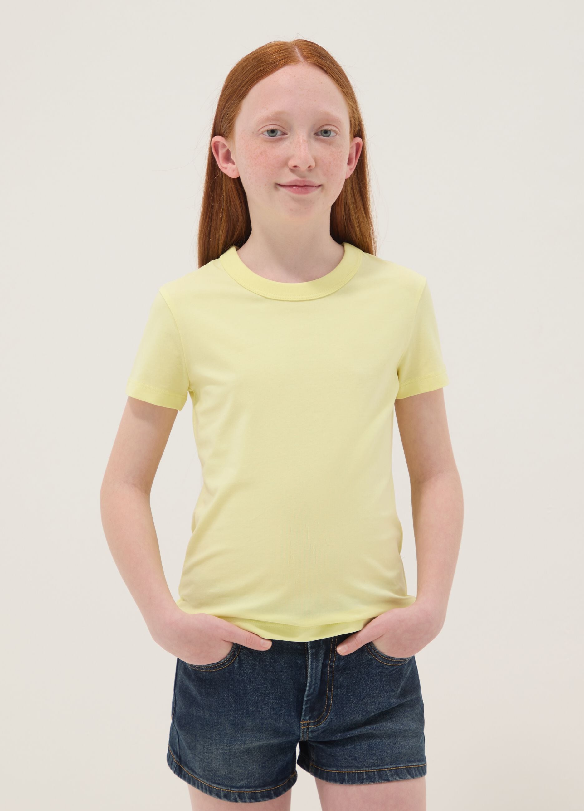T-shirt amarela de algod&atilde;o el&aacute;stico para rapariga, corte regular