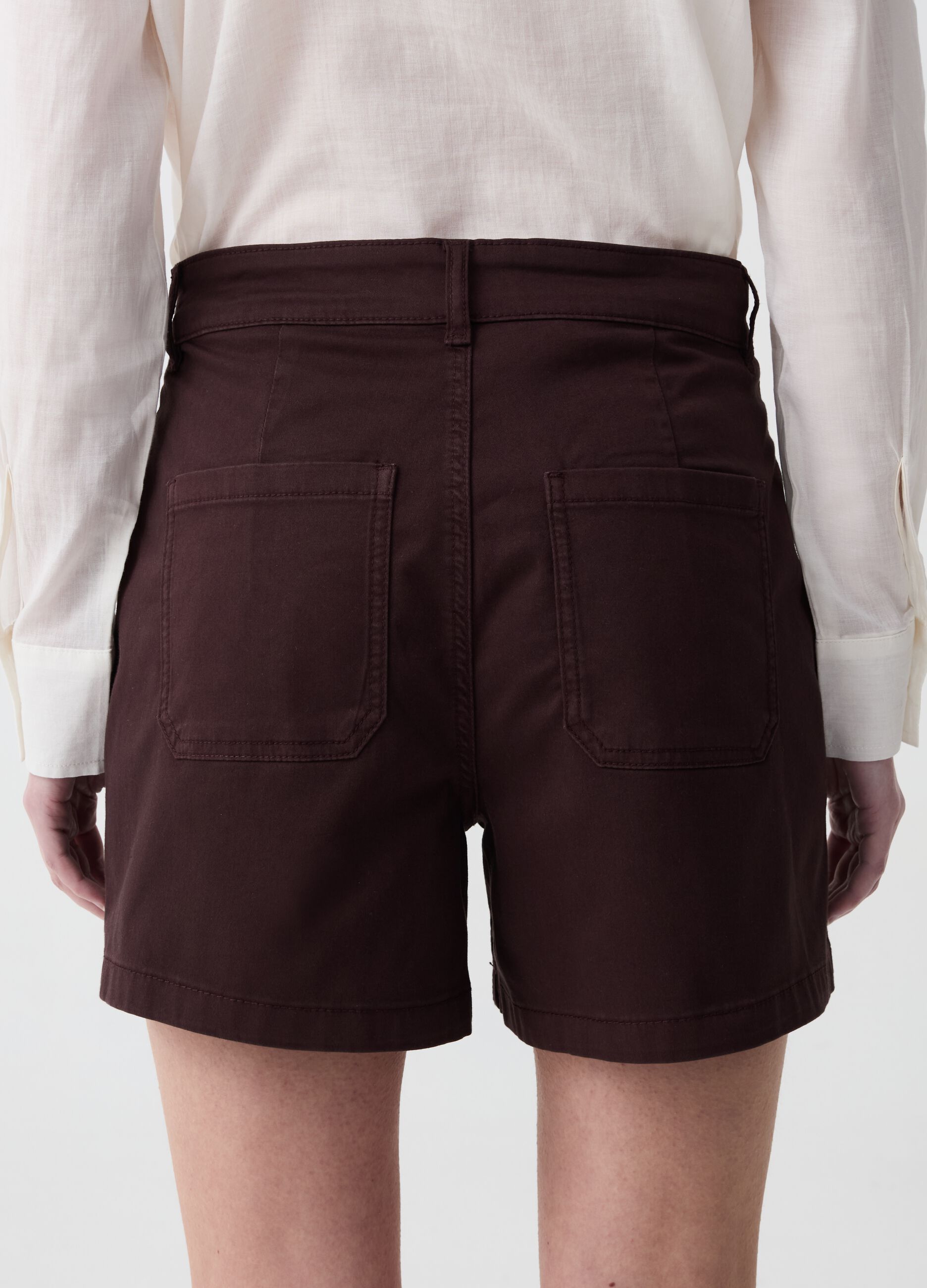 Shorts de algodón elástico con bolsillos