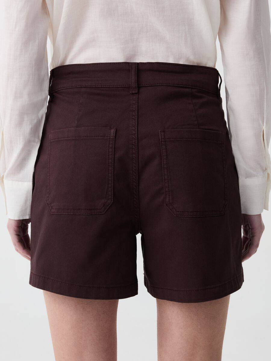 Shorts in cotone stretch con tasche_2