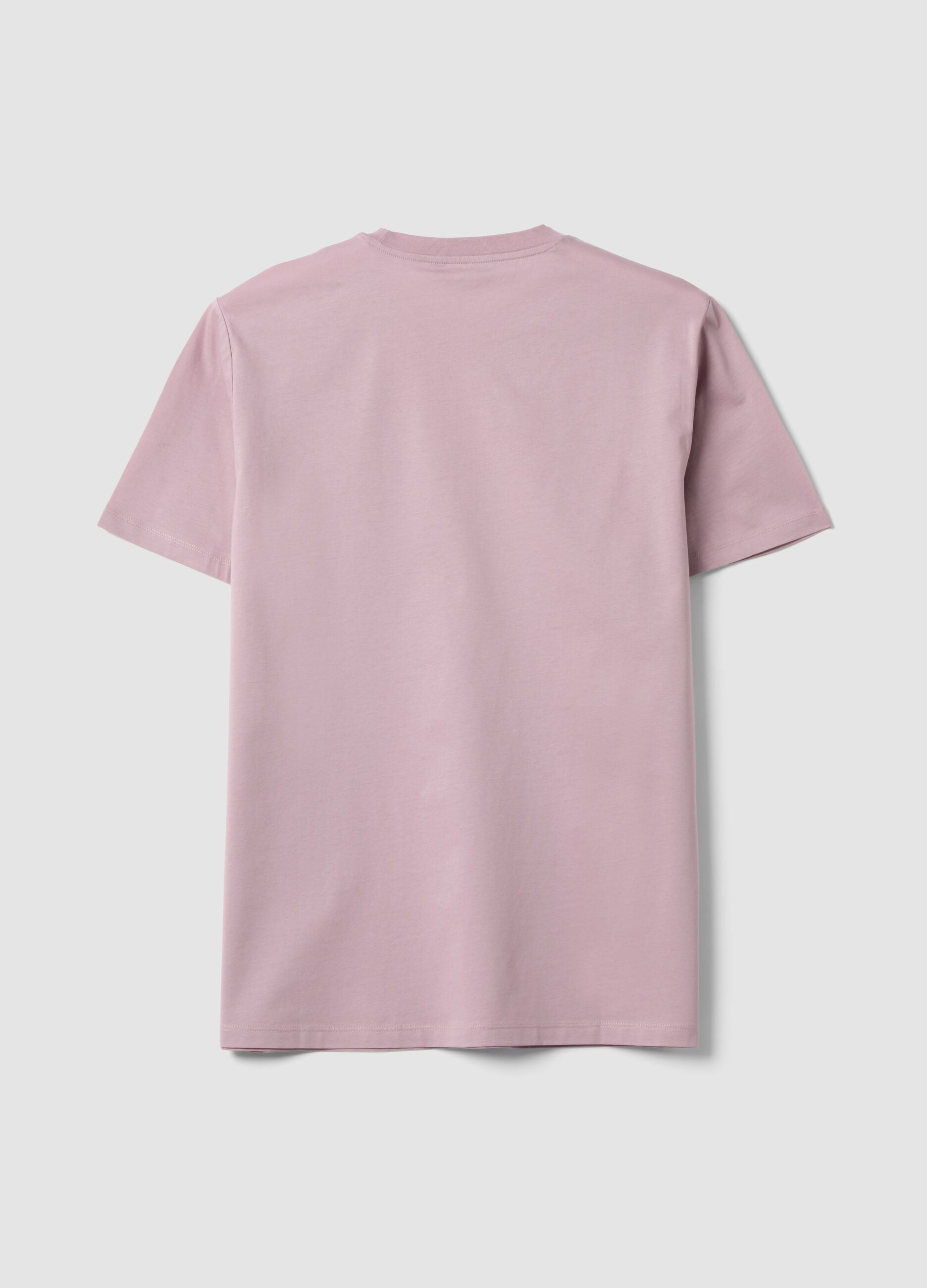 Camiseta morada de puro algod&oacute;n mercerizado de cuello redondo, corte regular