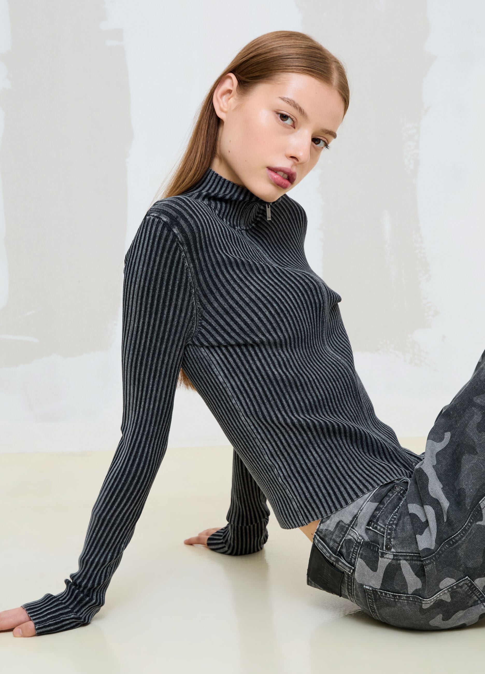 Full-Zip Ribbed Knit in Vintage Grey