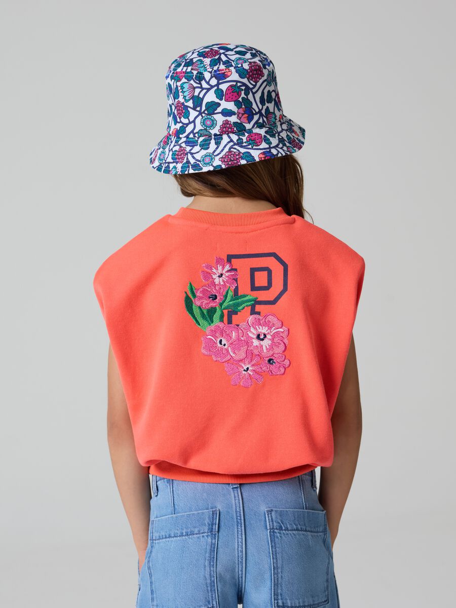 Sleeveless sweatshirt with floral embroidery_1
