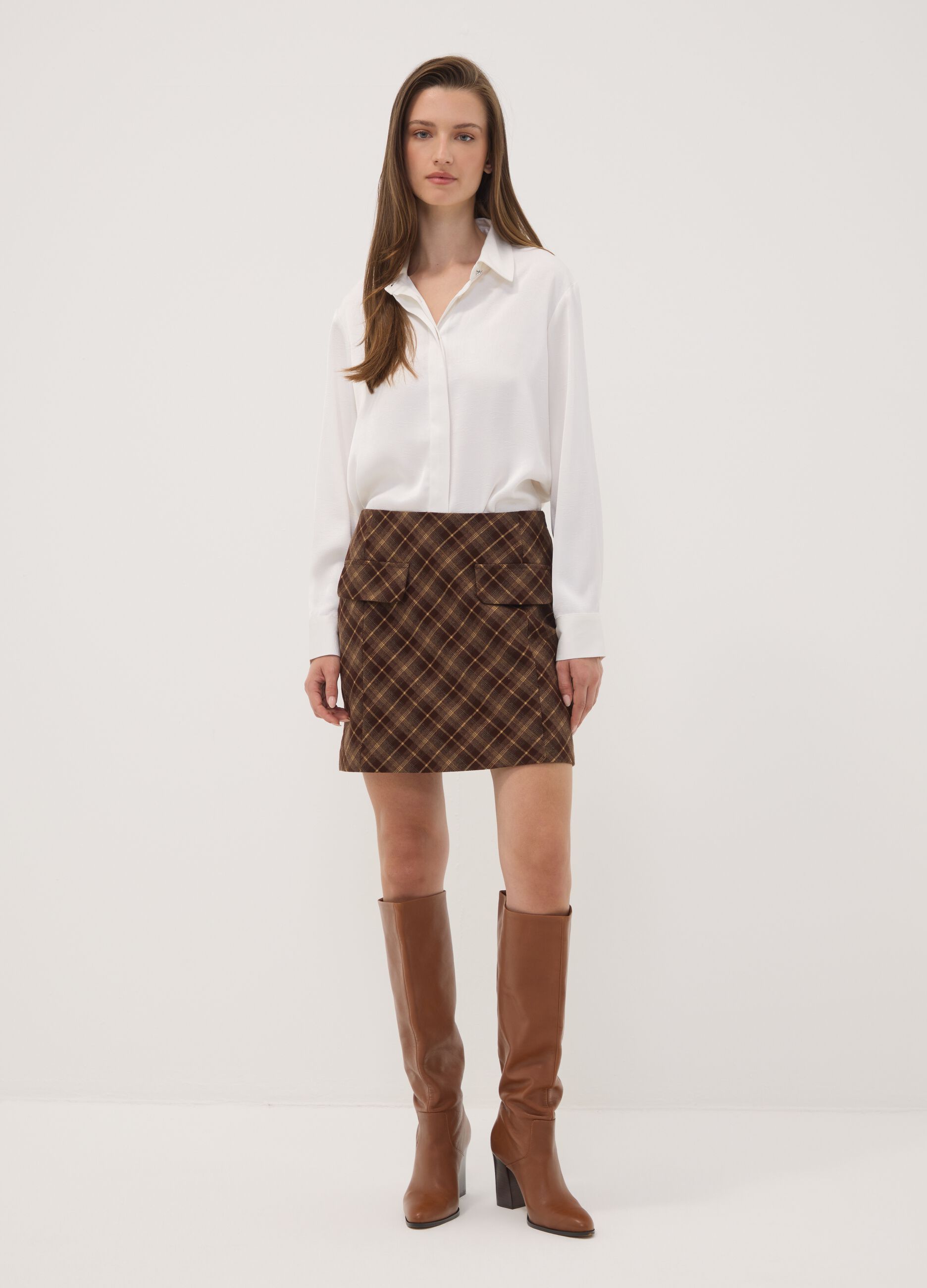 Camicia bianca regular fit con colletto classico
