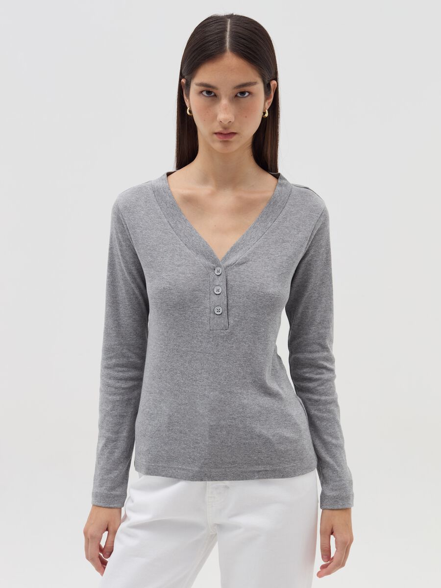 Long-sleeved T-shirt with granddad neckline_0