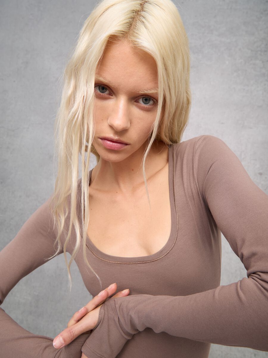 Scoop-Neck Bodysuit Mocha_5