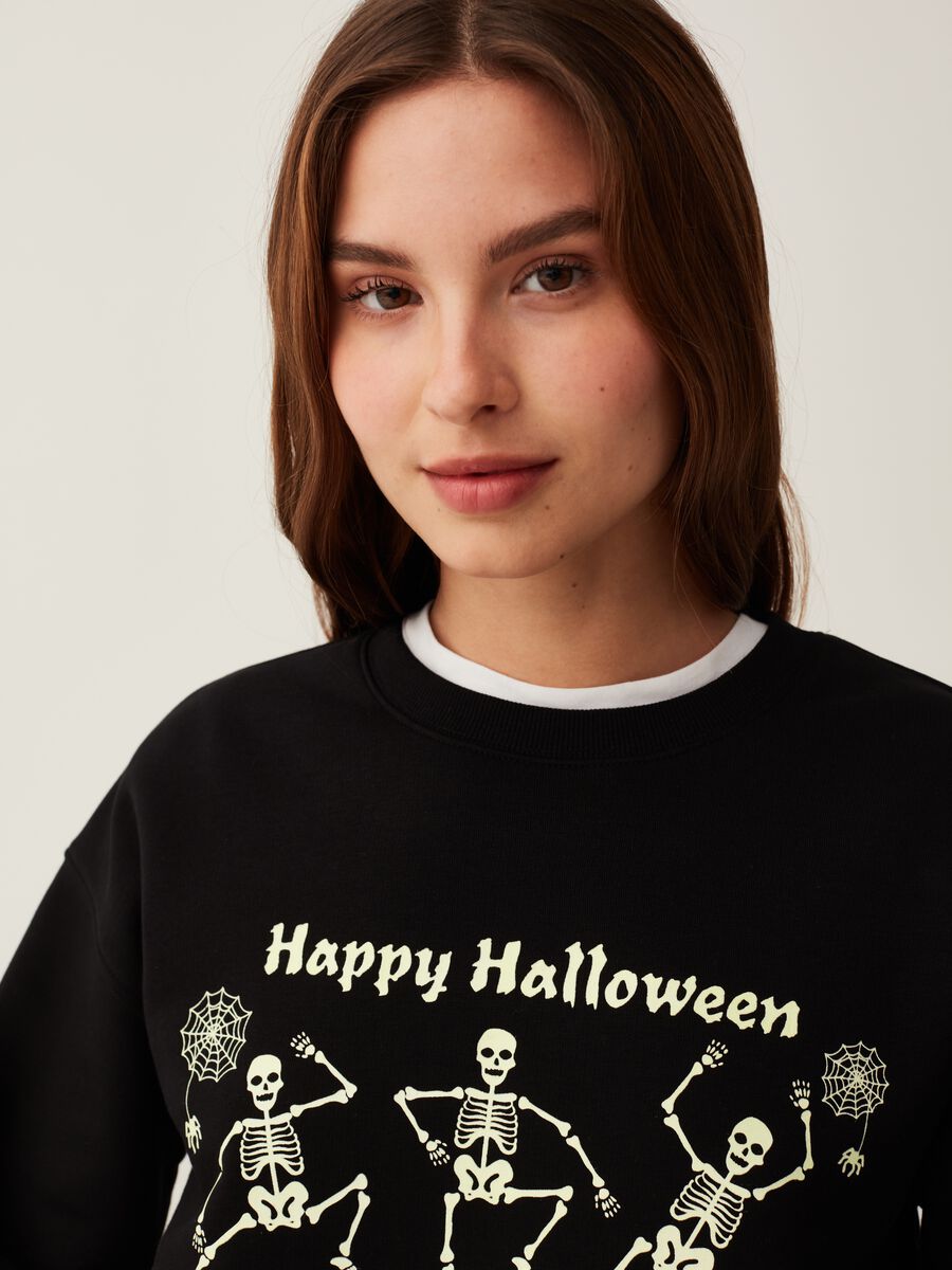 Sweatshirt with phosphorescent Halloween print_3