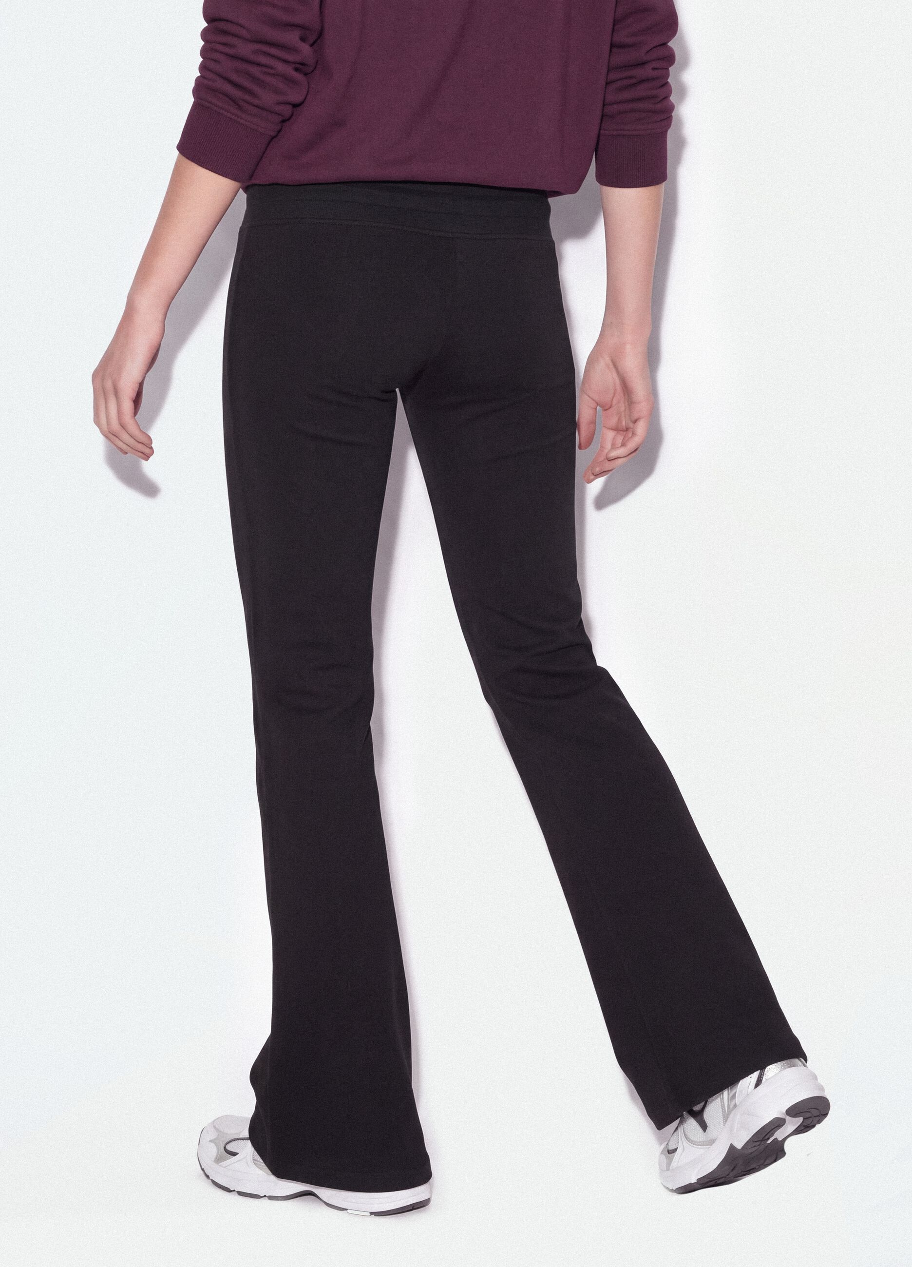 Blaue Flare-Jogger aus elastischer Bio-Baumwolle
