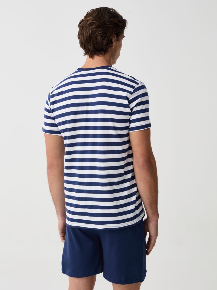 Short pyjama top with striped pattern_2
