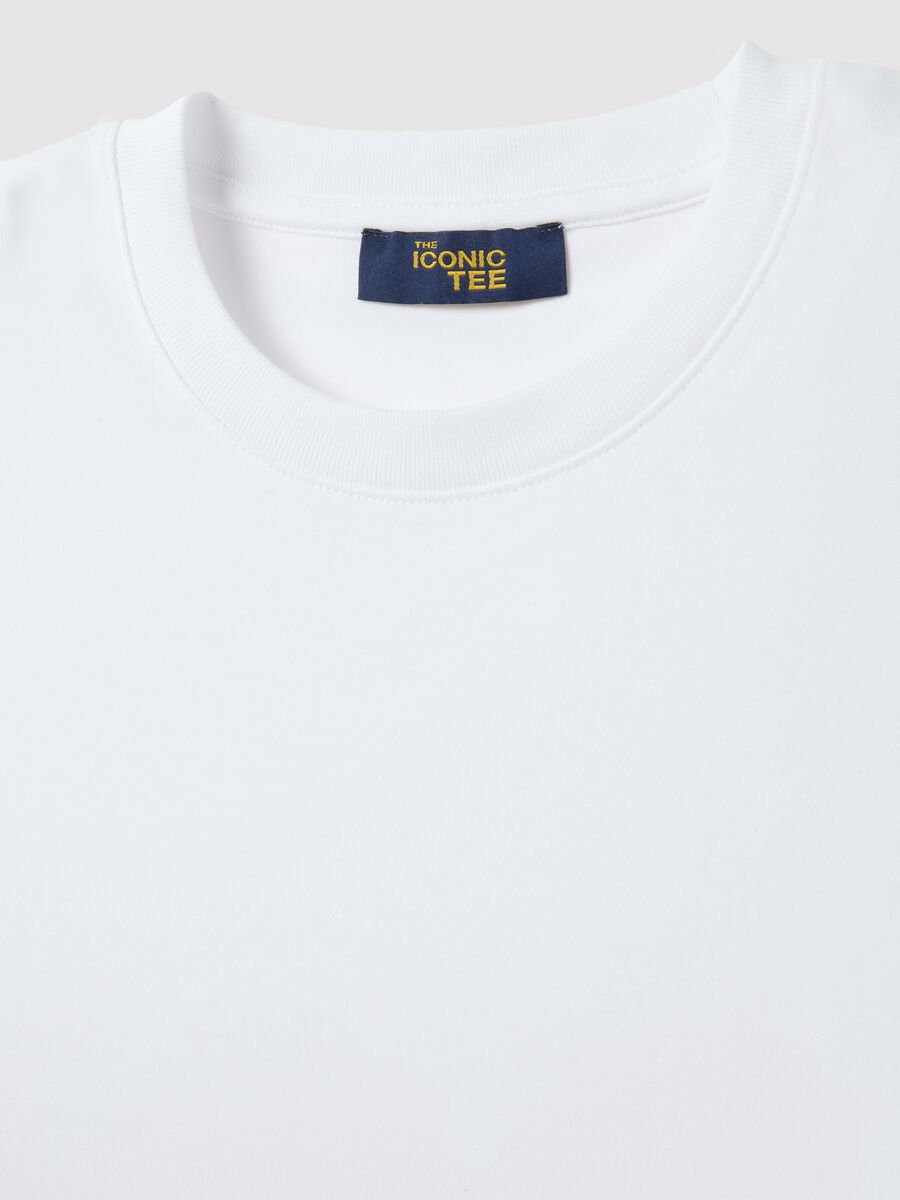 T-shirt branco The Iconic Tee em puro algod&atilde;o, ajuste relaxado_6