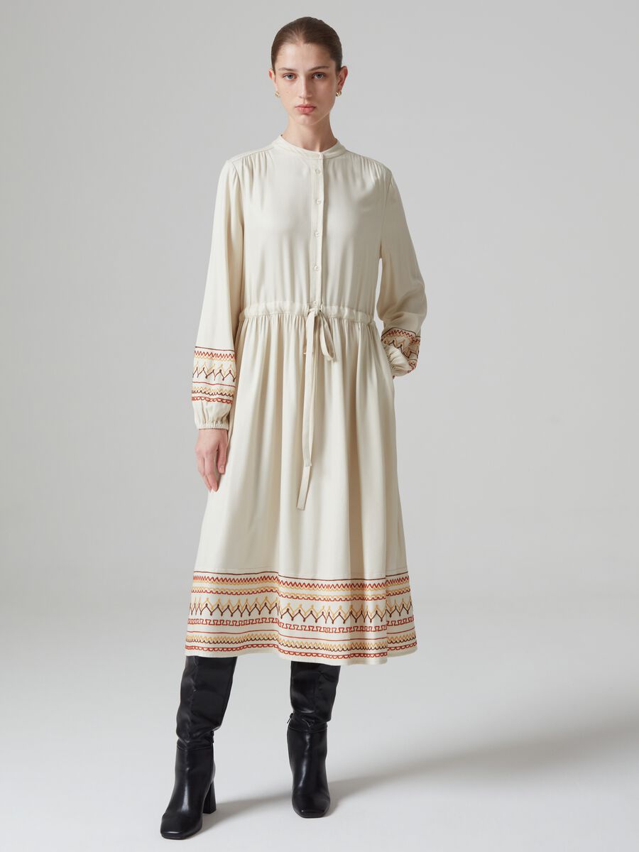 Long shirt dress with heritage embroidery_3