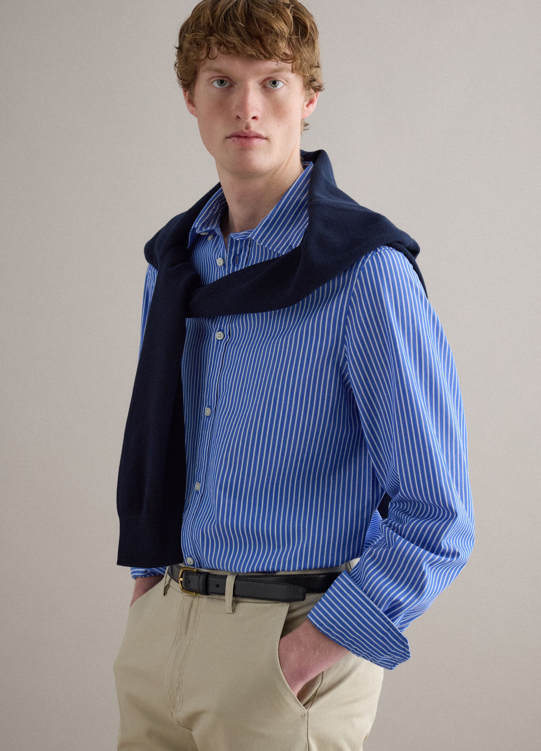 Camisa de riscas multicolor em puro algod&atilde;o, corte regular