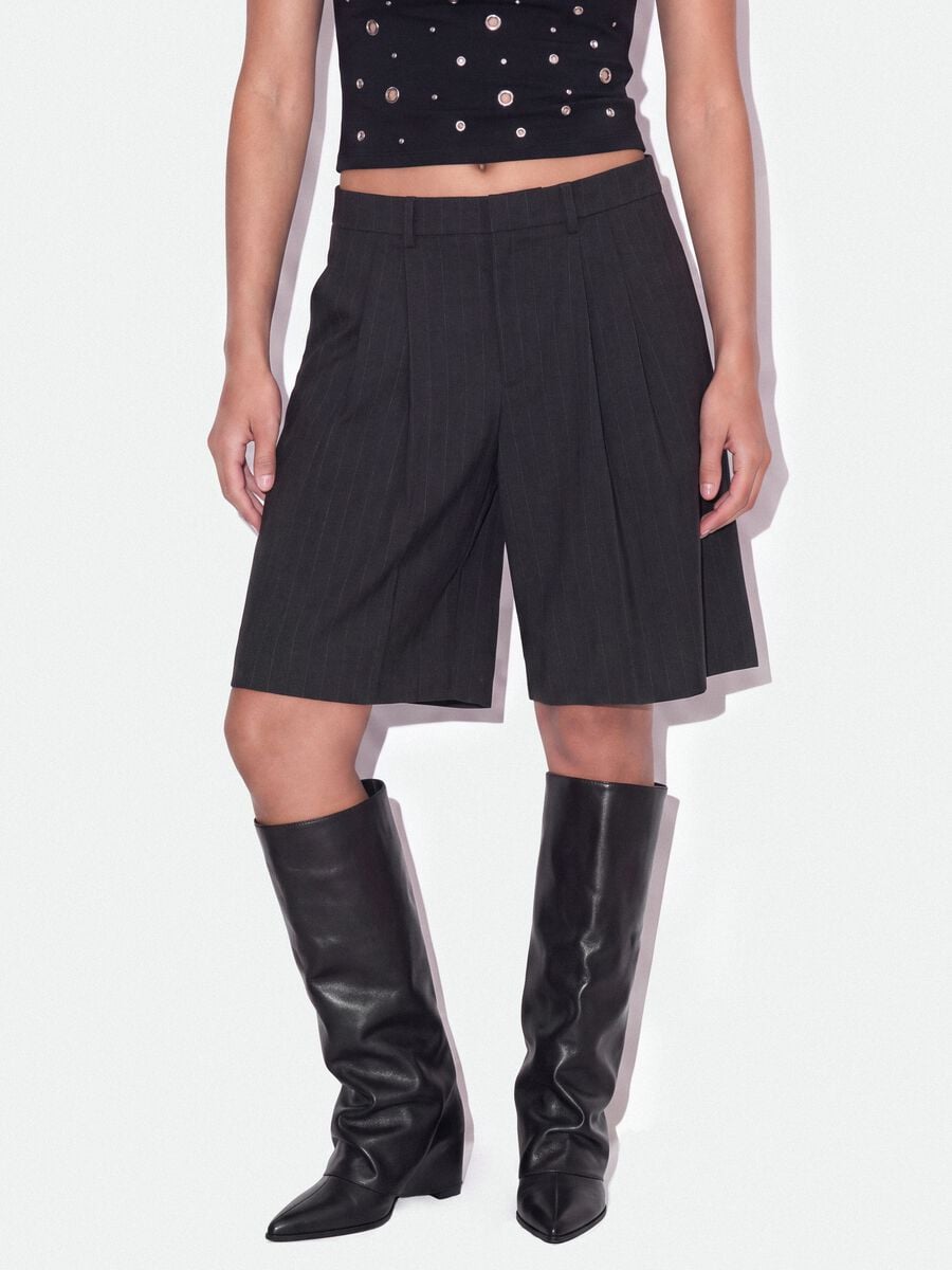 Grey wide-leg stretch viscose Bermuda shorts_1