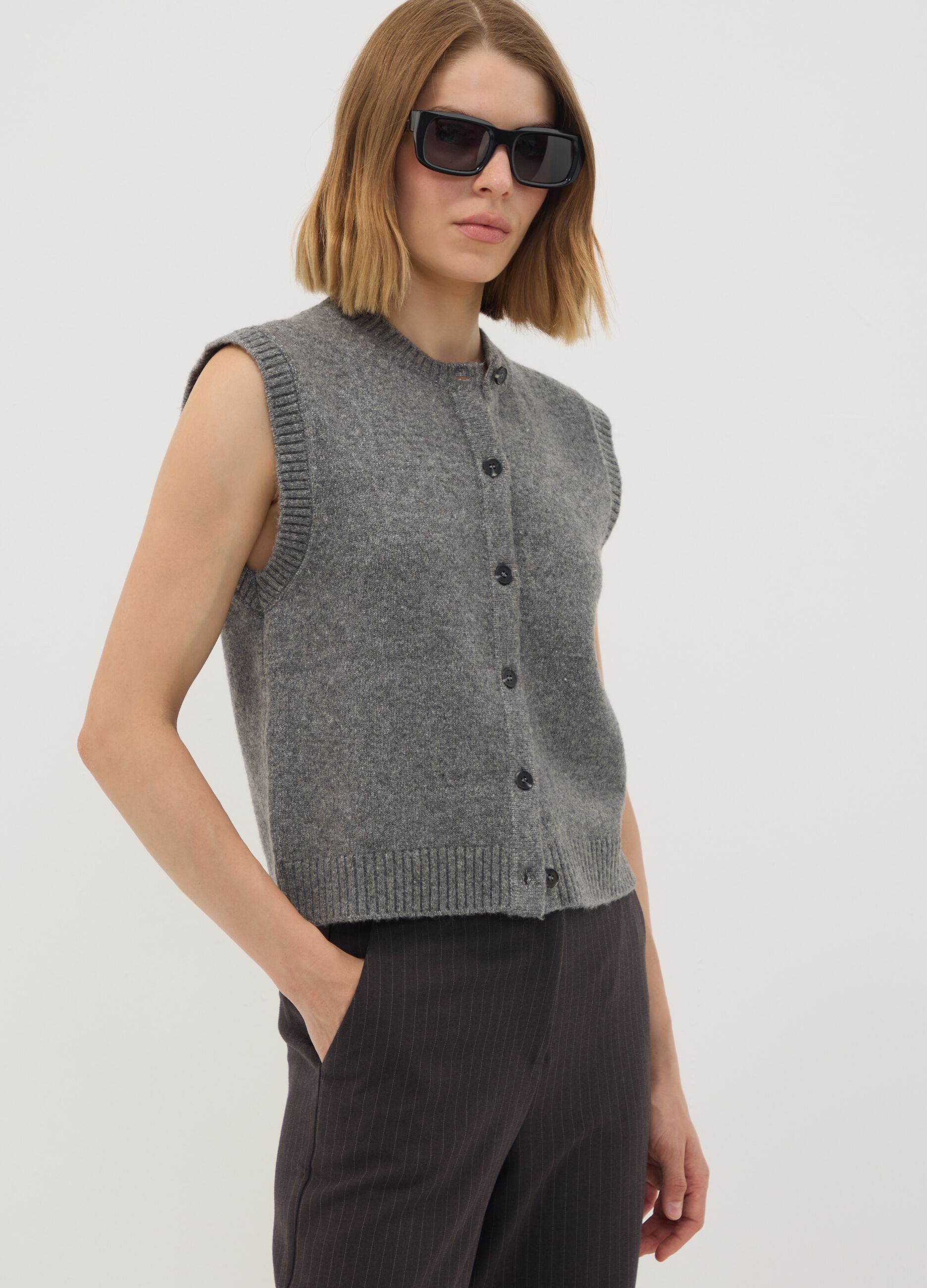 Grey stretch wool crew-neck gilet