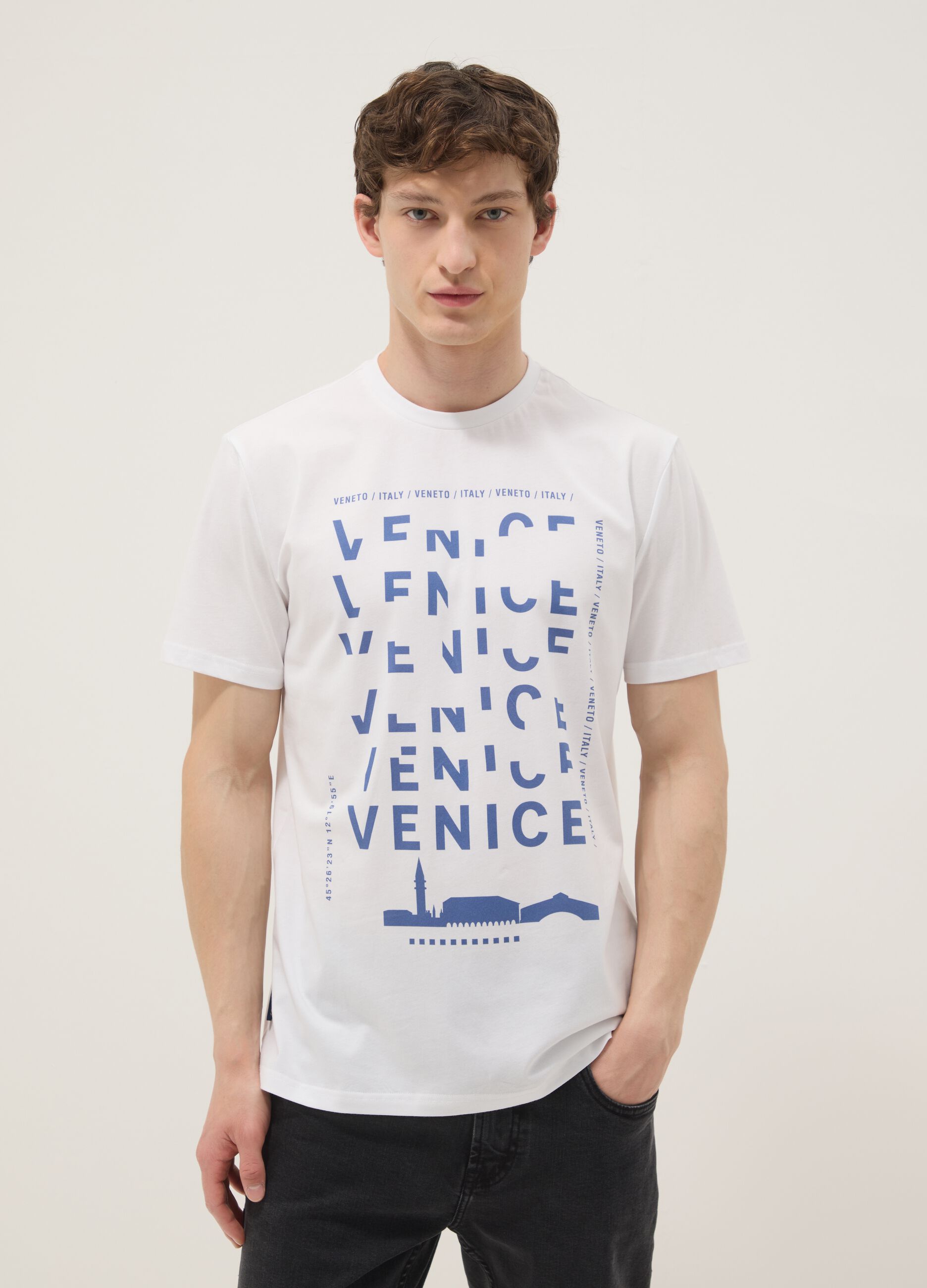 Weisses T-Shirt aus reiner Baumwolle mit Frontprint, Regular Fit