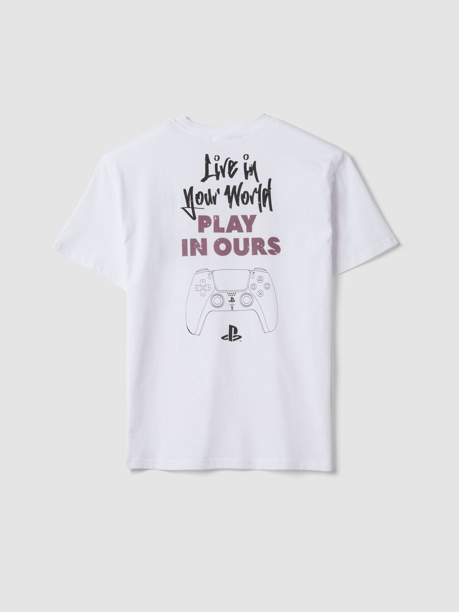 Camiseta blanca de ni&ntilde;o con logo de PlayStation en algod&oacute;n puro, corte relaxed_4