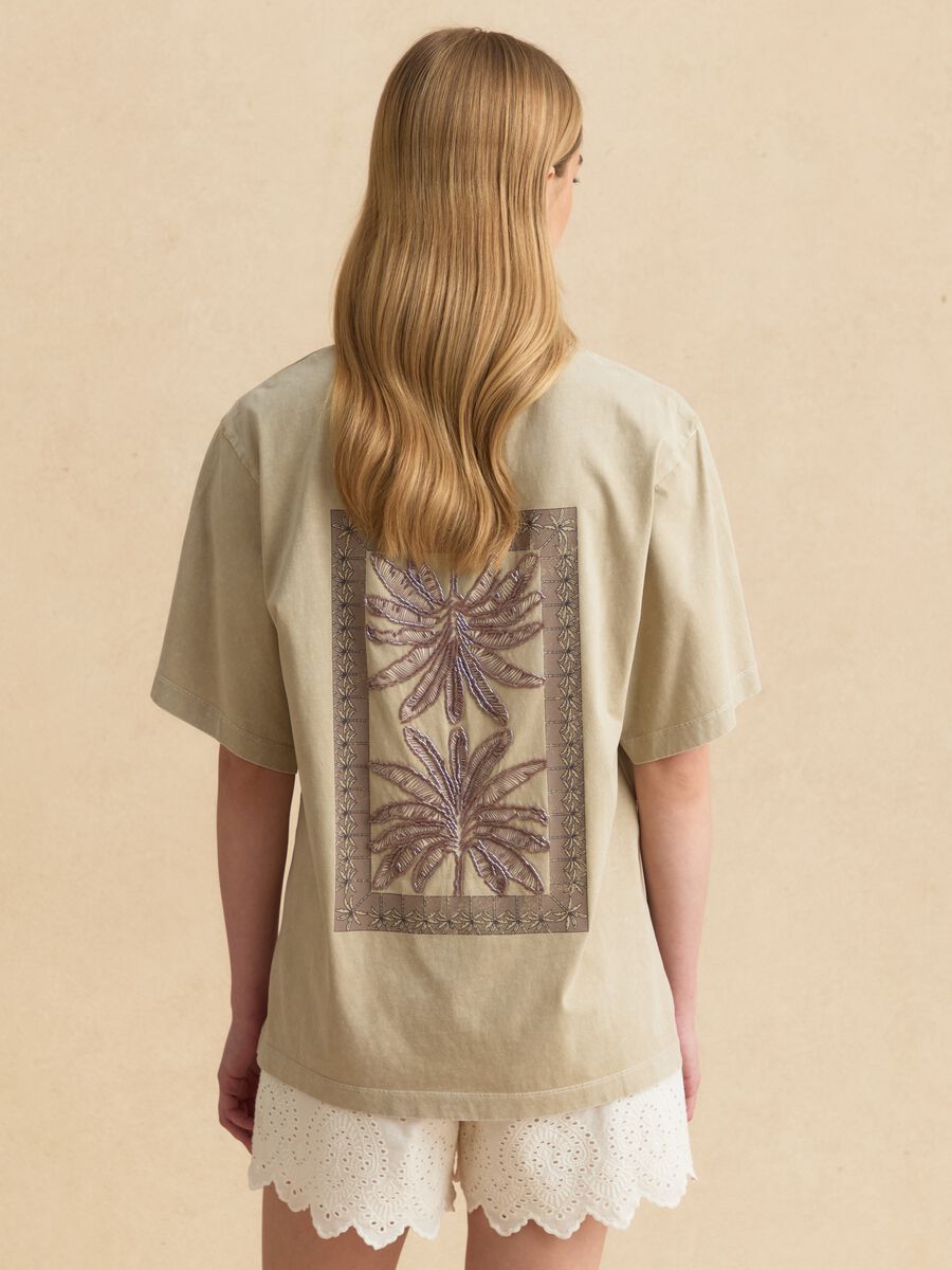 Beiges Kurzarm-T-Shirt aus reiner Baumwolle_3