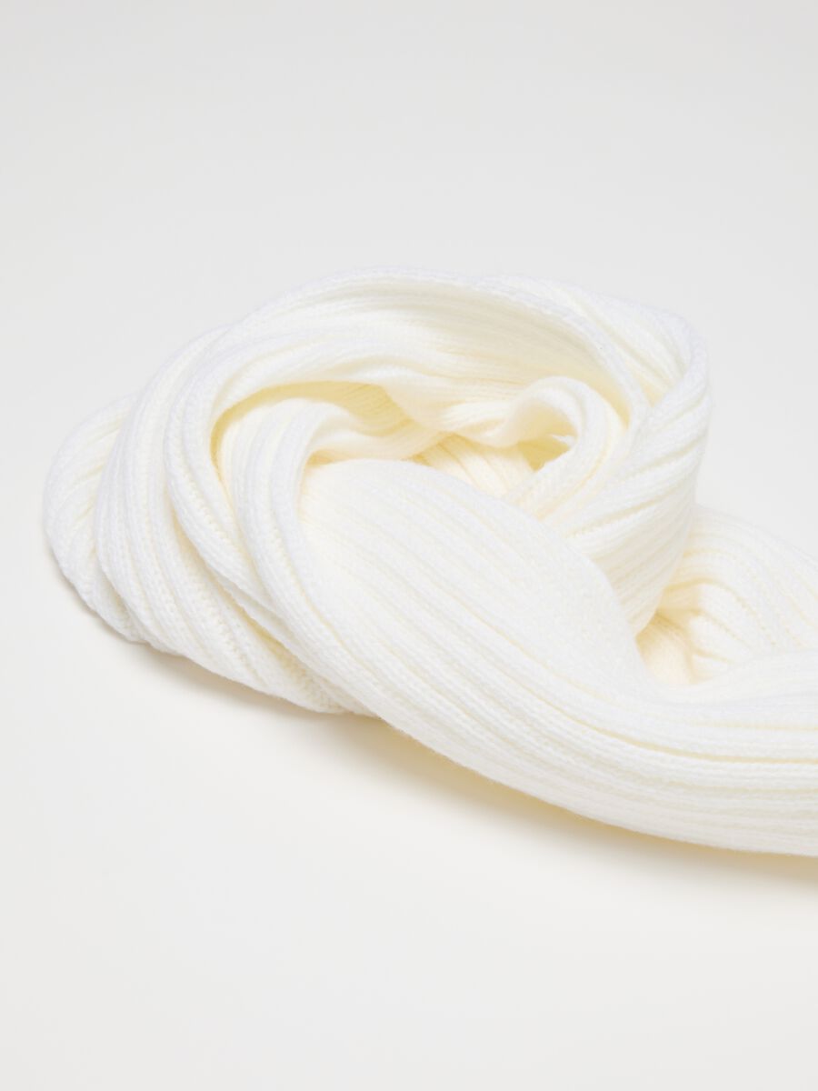 Girl's White Ribbed Scarf with Pompons_2