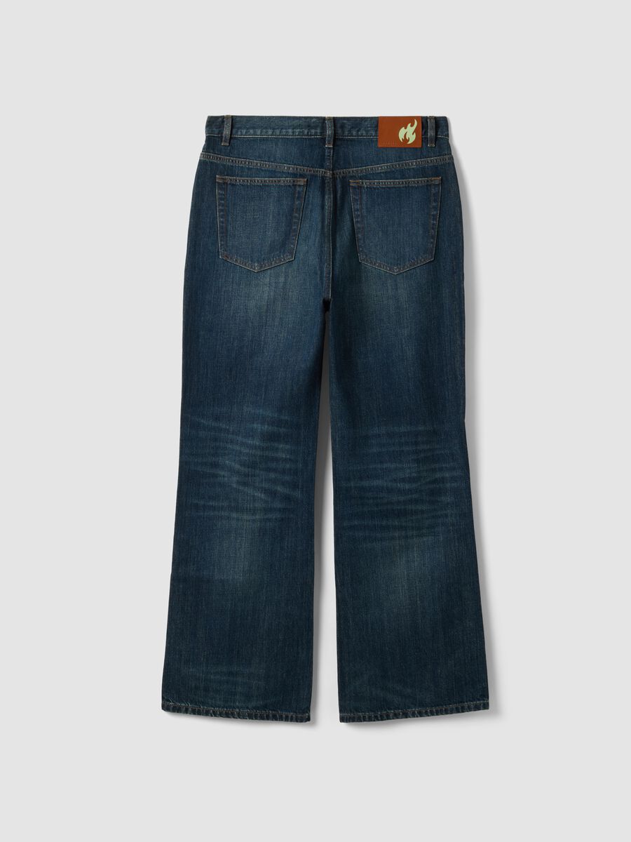 Jeans de ganga azul em algod&atilde;o puro com corte flare_5