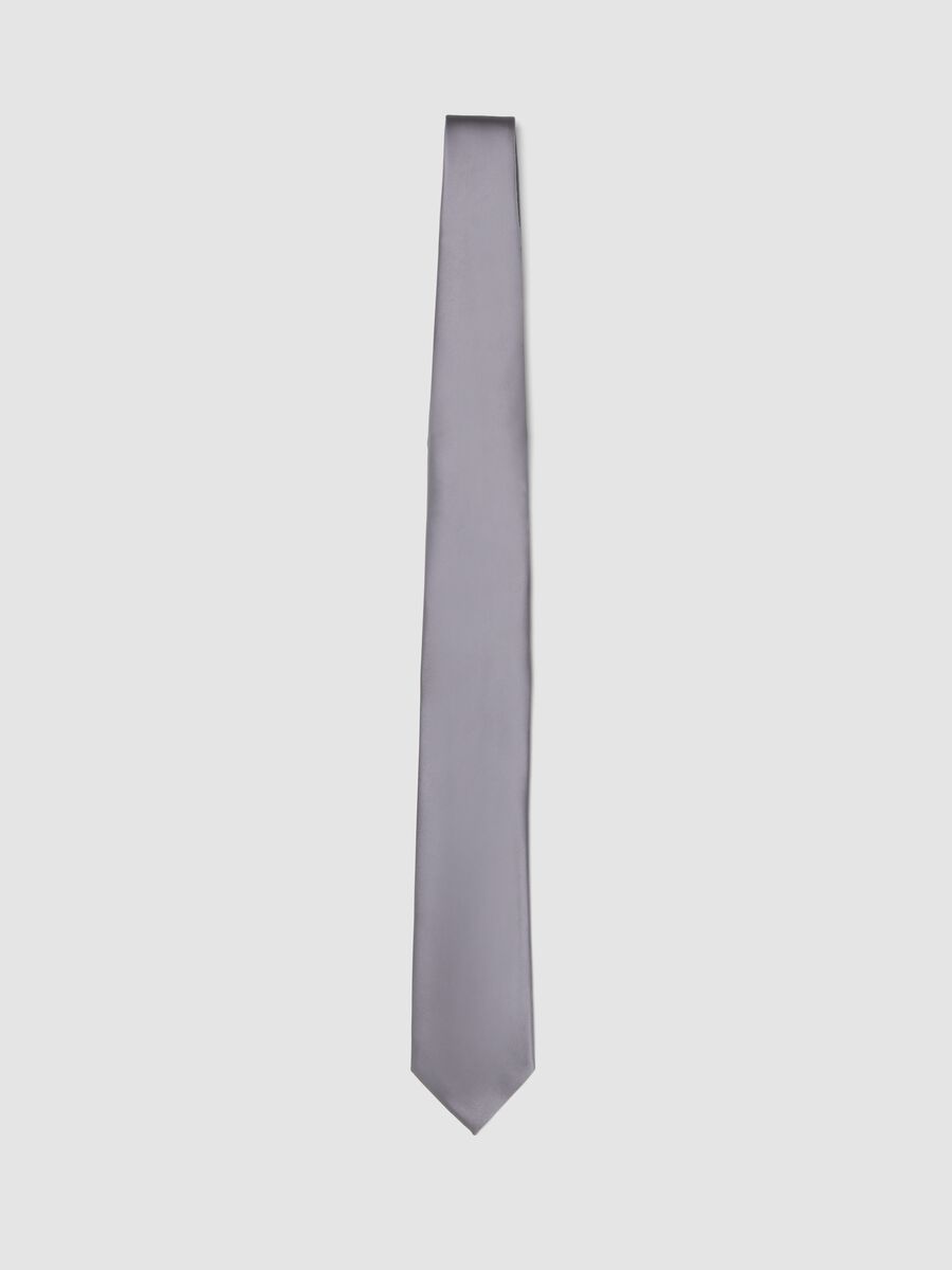 Corbata gris con pala de 7,5 cm en tejido brillante_0