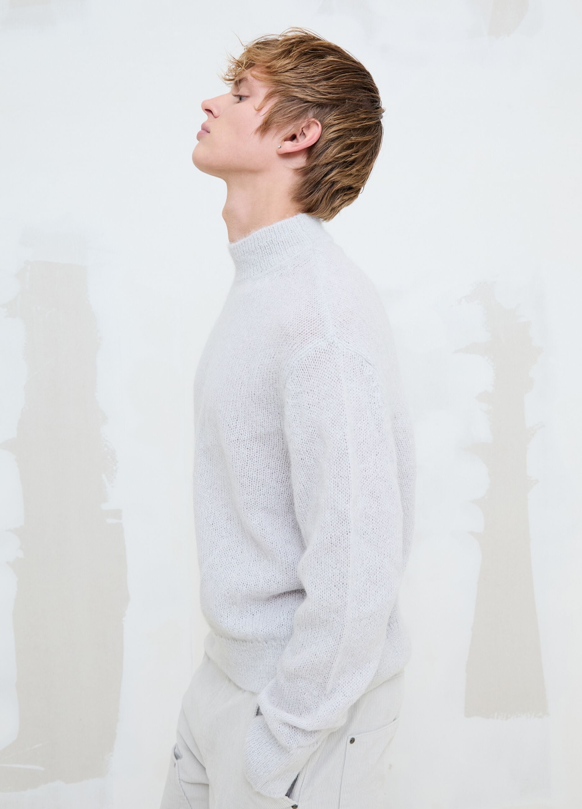 Mohair-Rundhalspullover in Hellbeige