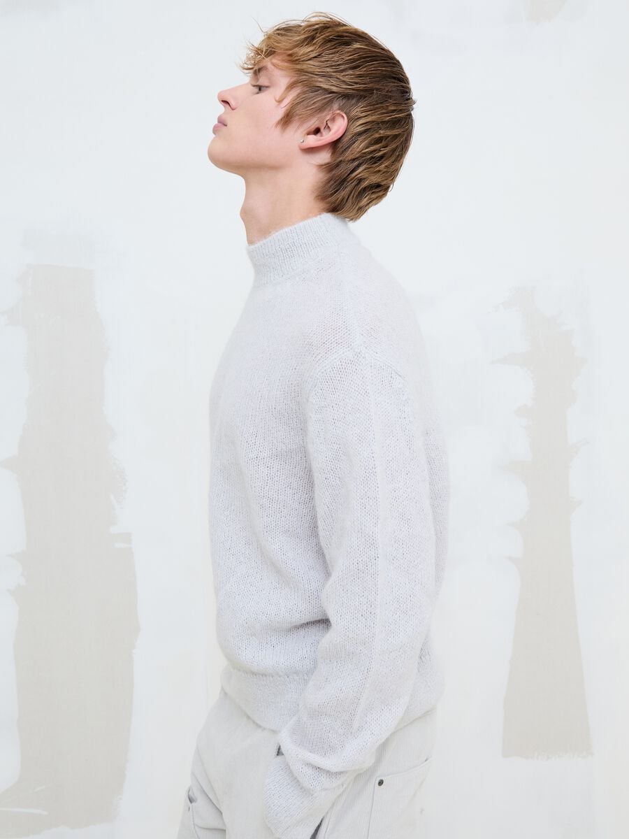 Mohair Crew Neck in Light Beige_5