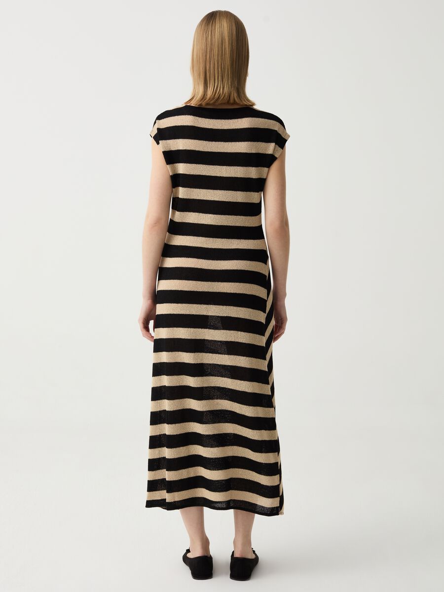 Long sleeveless dress with stripes_1