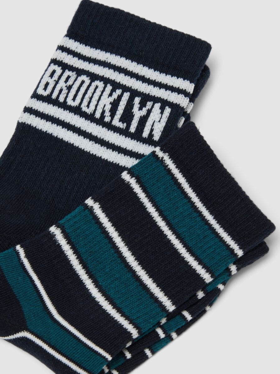 Boys&rsquo; multicolour organic stretch cotton ankle socks, 3-pack_1
