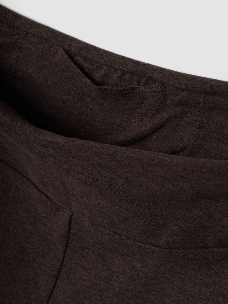 Braune Schlagleggings aus Stretchmaterial_1