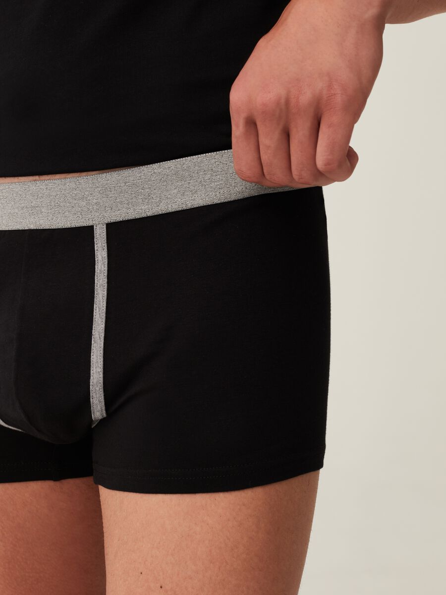 Three-pack boxer shorts with contrasting colour trims_3