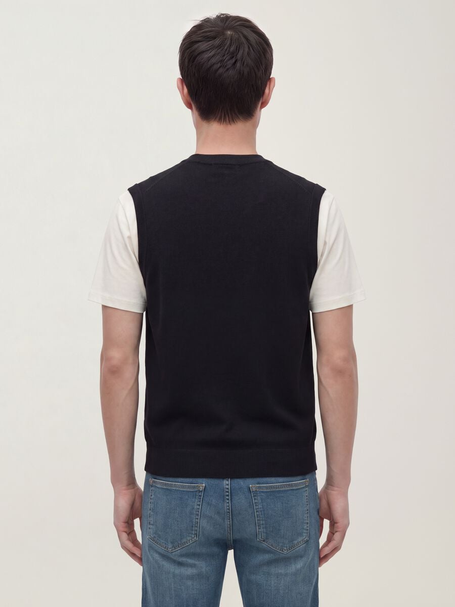 Black viscose-blend waistcoat with deep V-neck regular fit_2