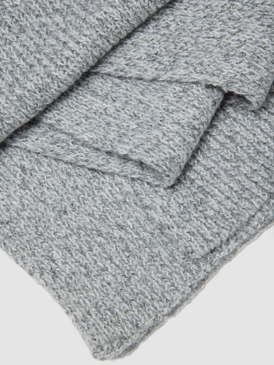 Light grey rib-knit scarf_2