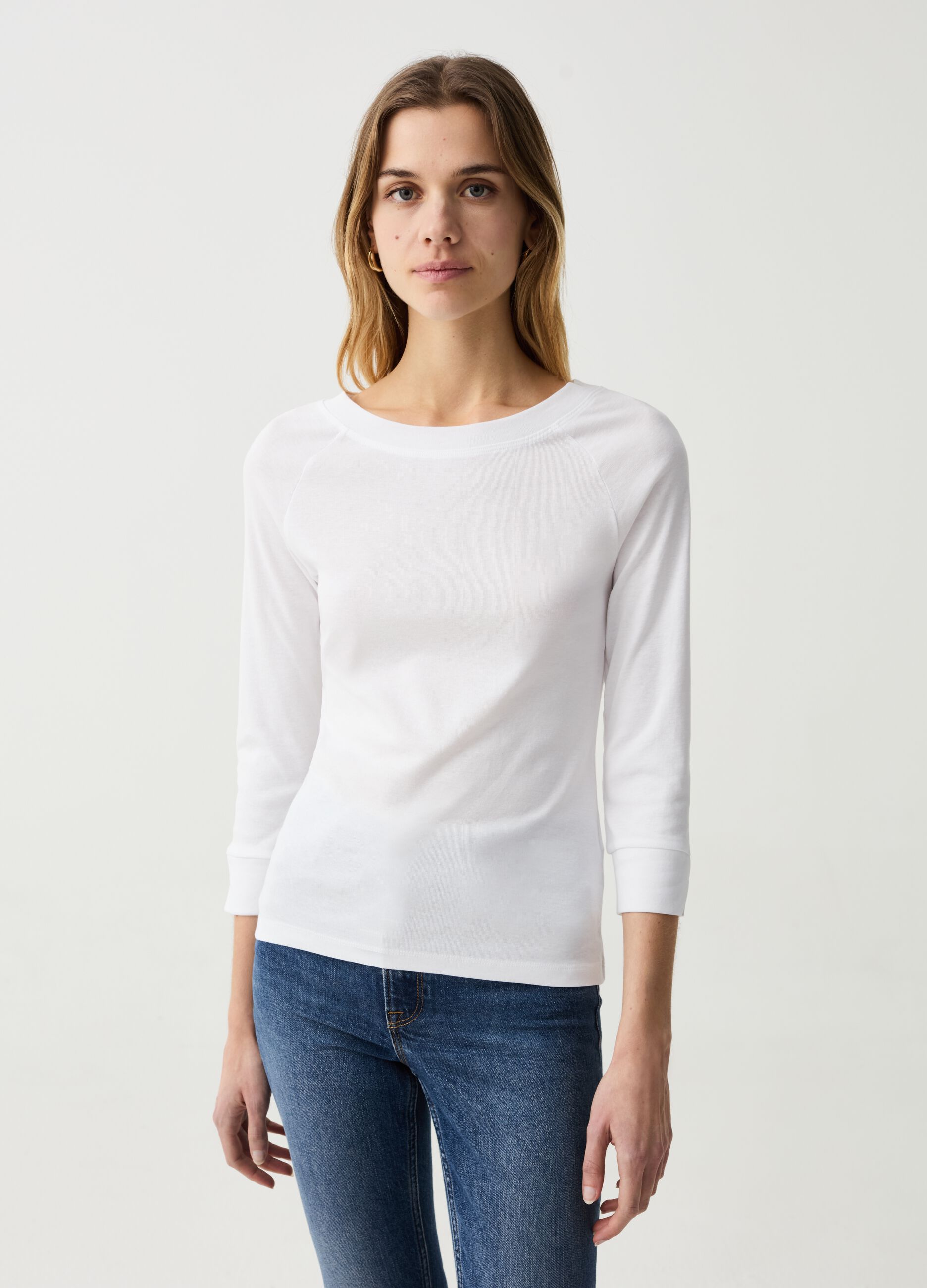 T-shirt with three-quarter sleeves and splits