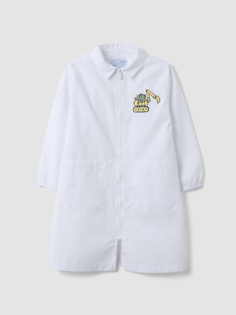 White nursery apron with zip and dinosaur embroidery for boys_0