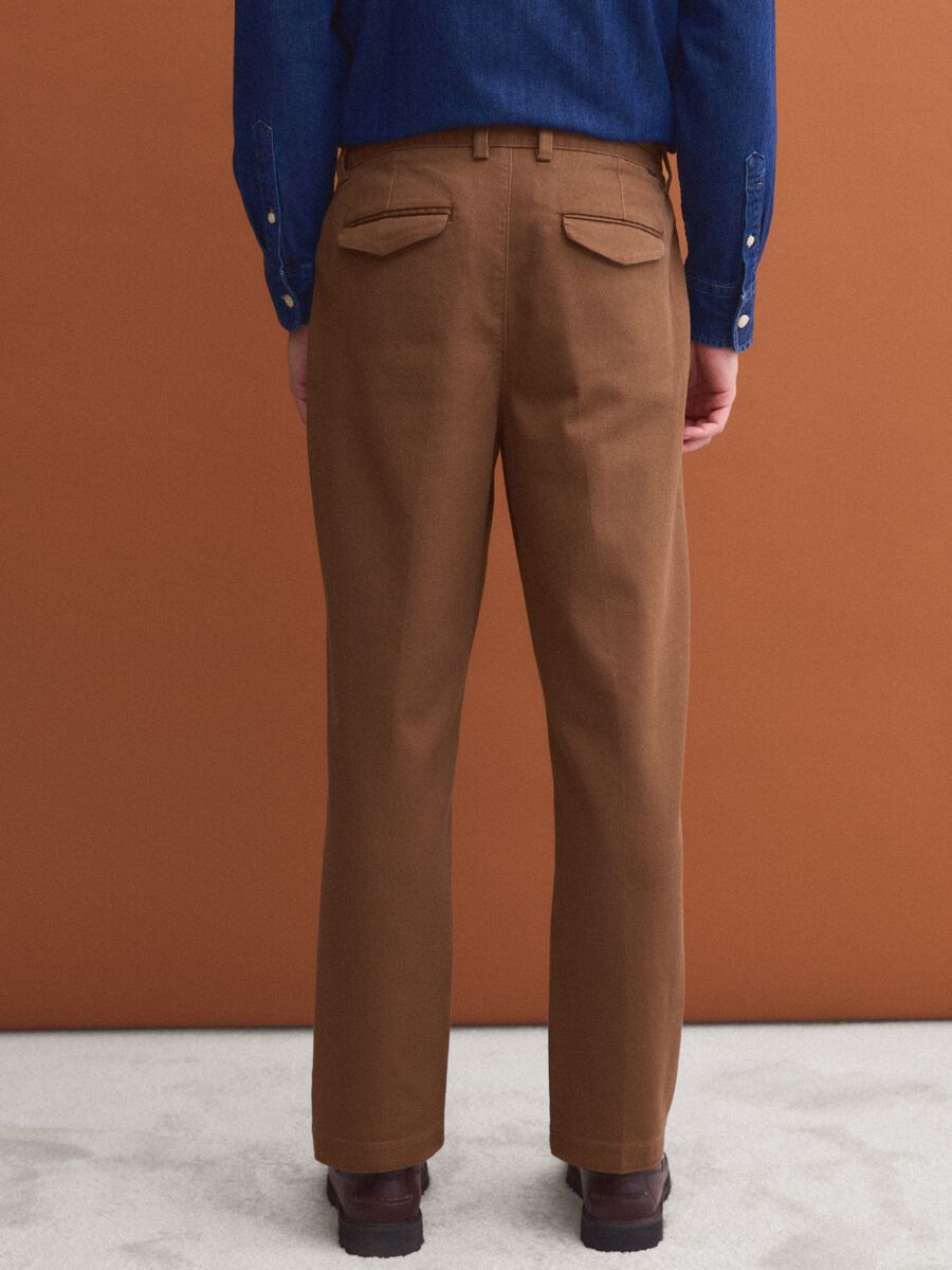 Brown stretch cotton straight-fit chino trousers_2