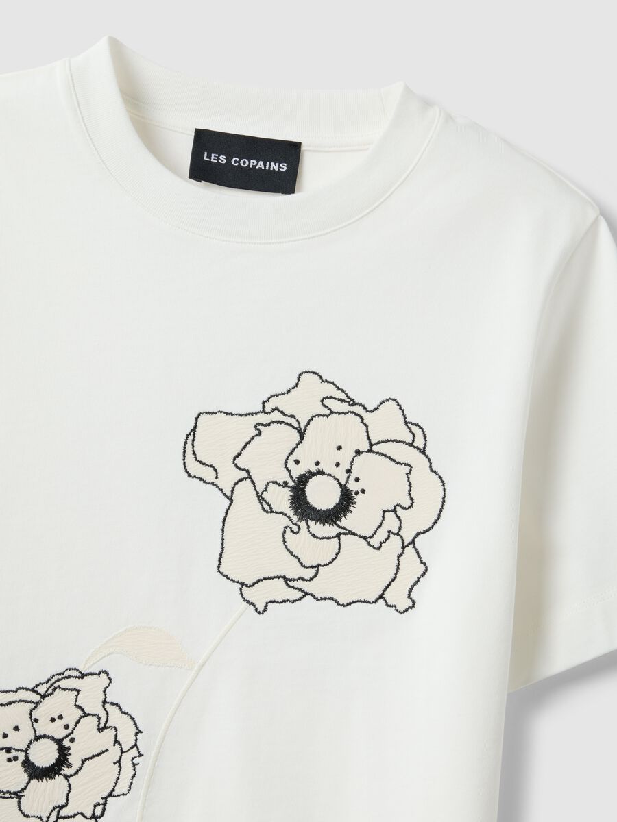 White regular fit pure cotton t-shirt with flowers_1