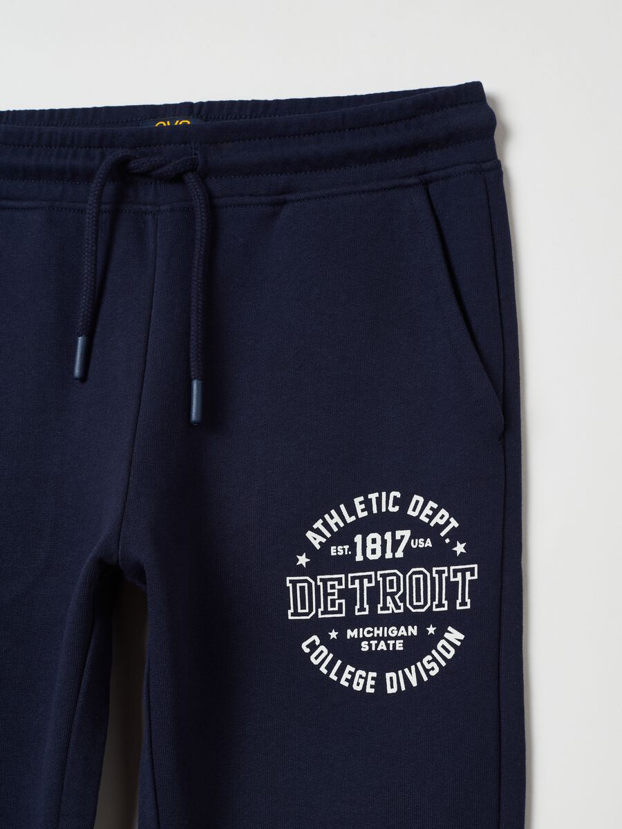 Fleece joggers with Athletic college print_2