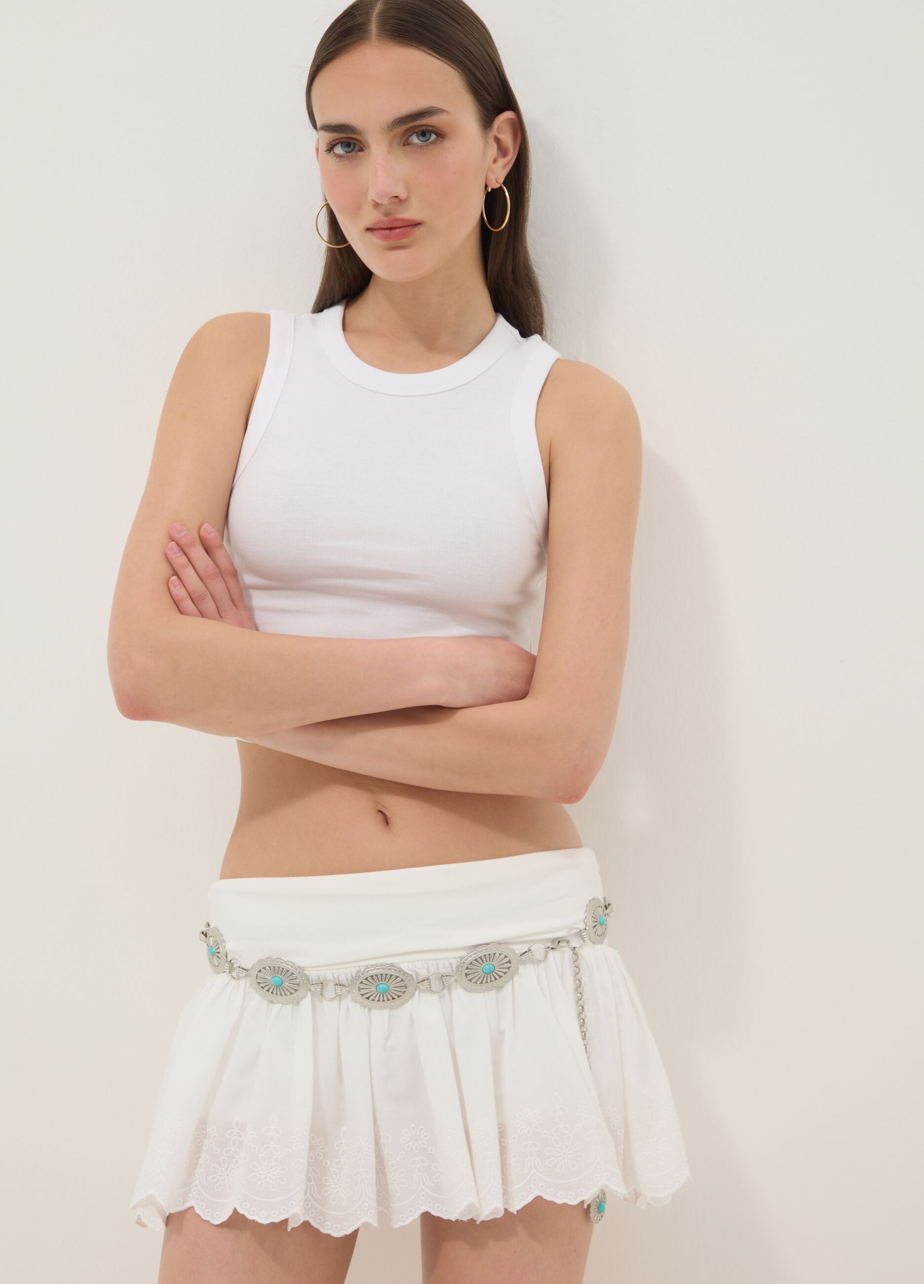 Weisses Cropped-Tanktop aus elastischer Baumwolle
