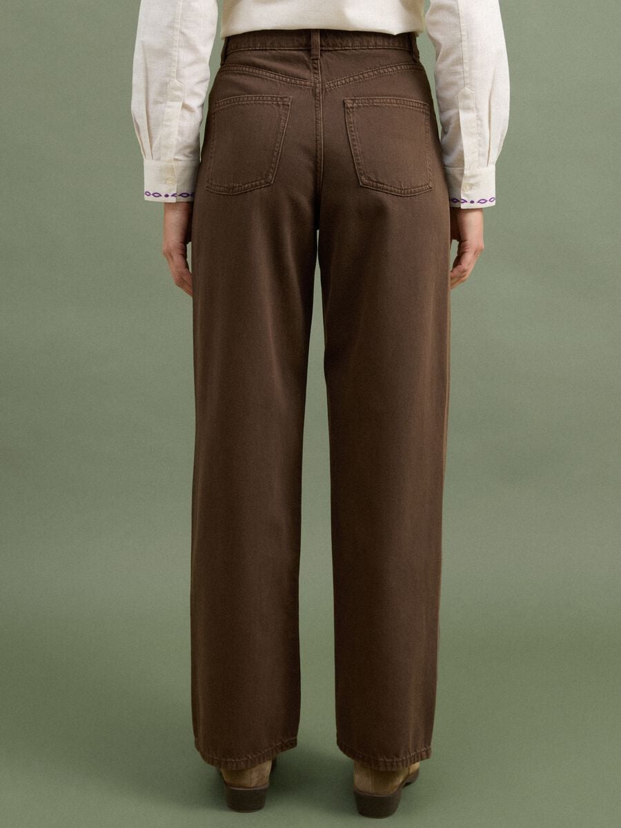 Braune High-Waist-Jeans mit weitem Bein aus reiner Baumwolle_3