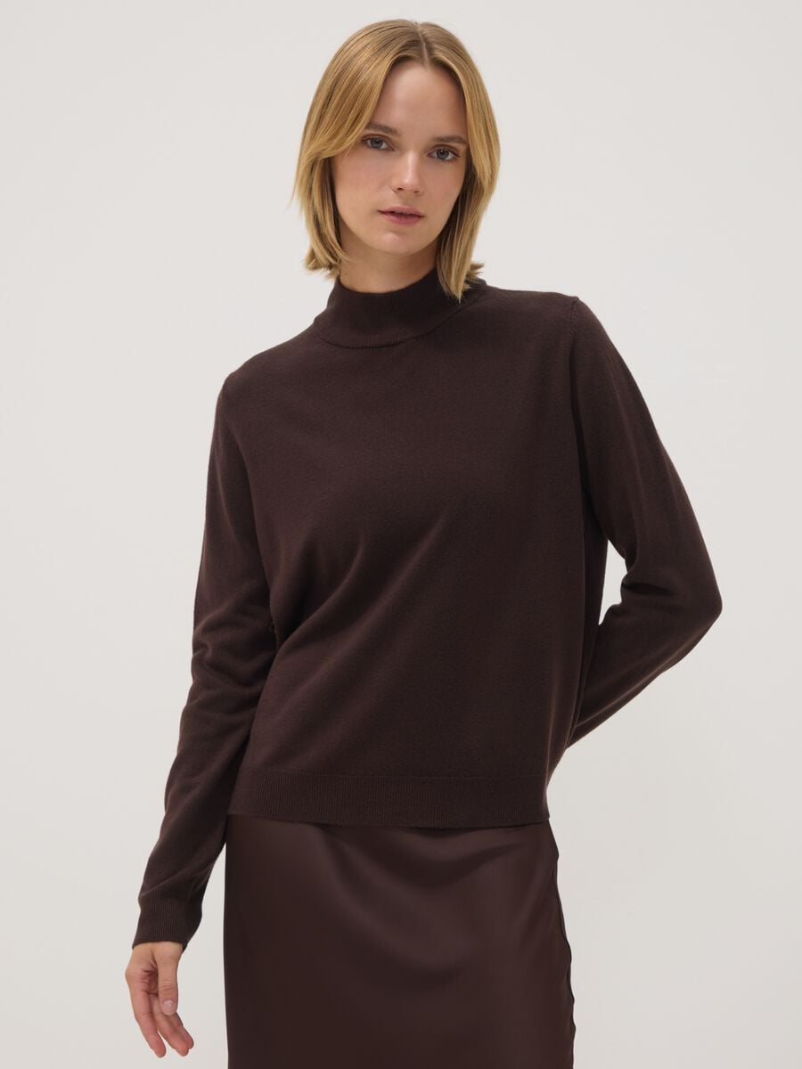 Braunes Longsleeve mit Stehkragen, Regular Fit_0