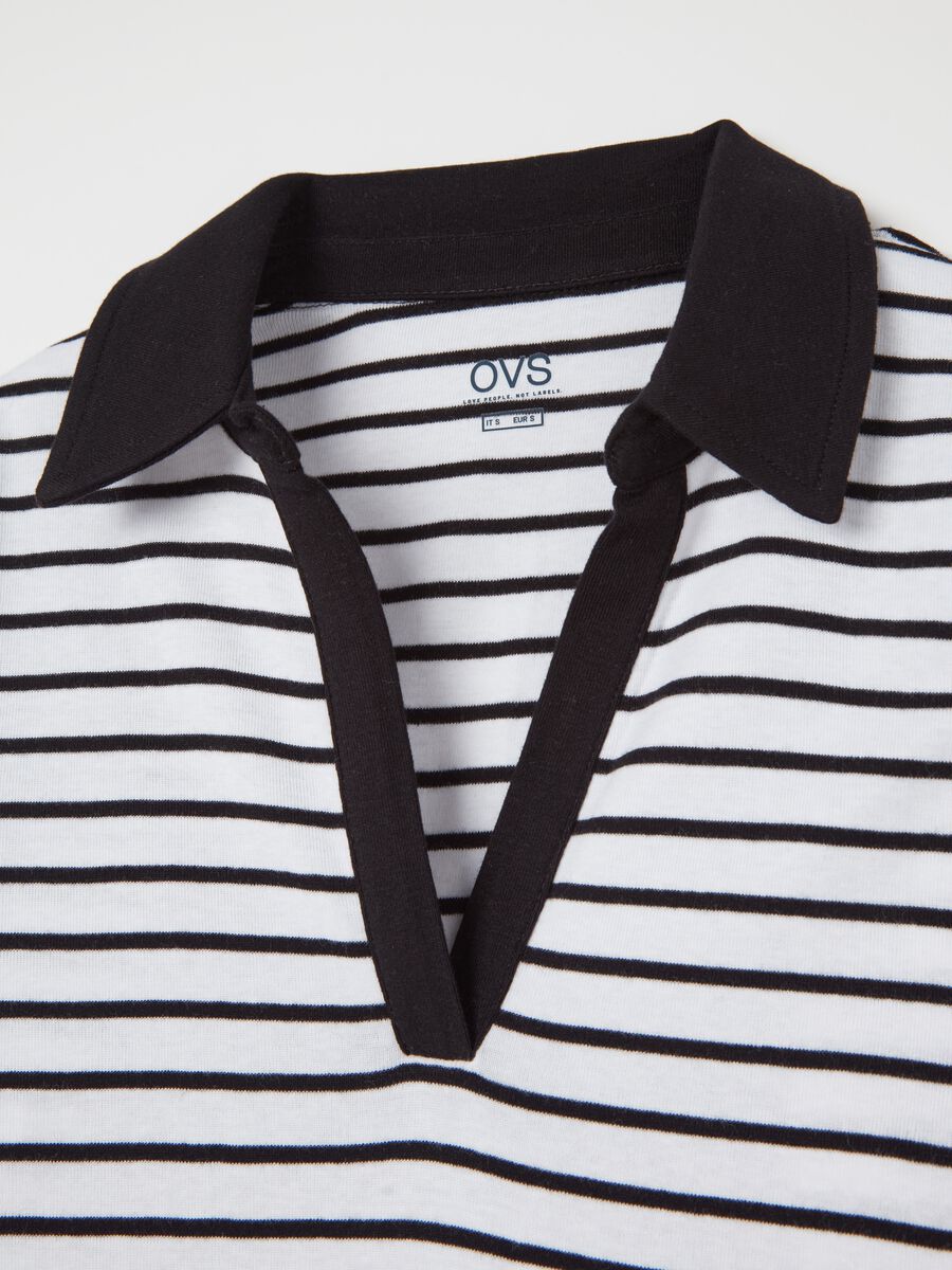Long-sleeved T-shirt with polo neck_5