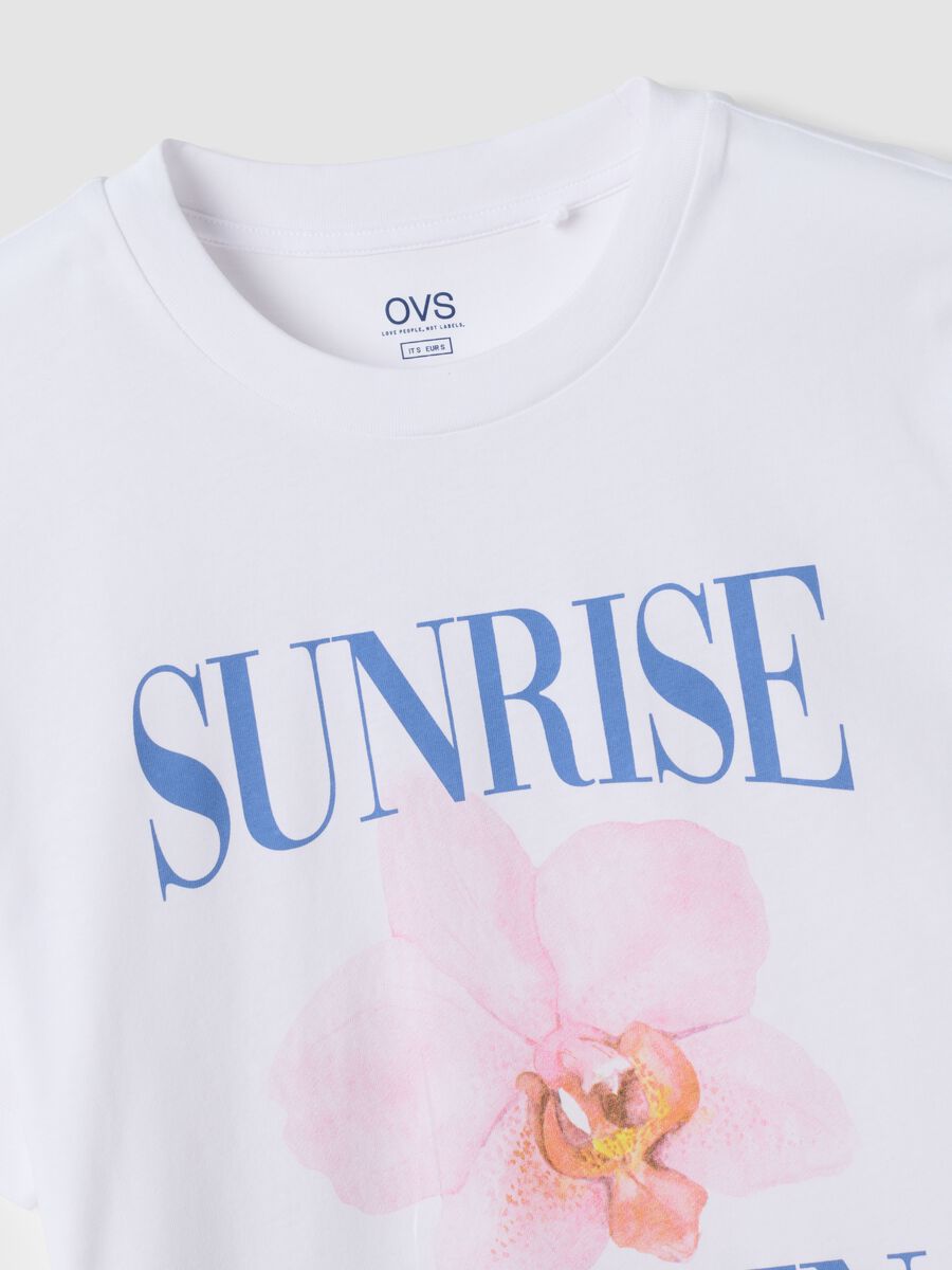 Wei&szlig;es T-Shirt aus reiner Baumwolle mit Blumenprint, Regular Fit_5