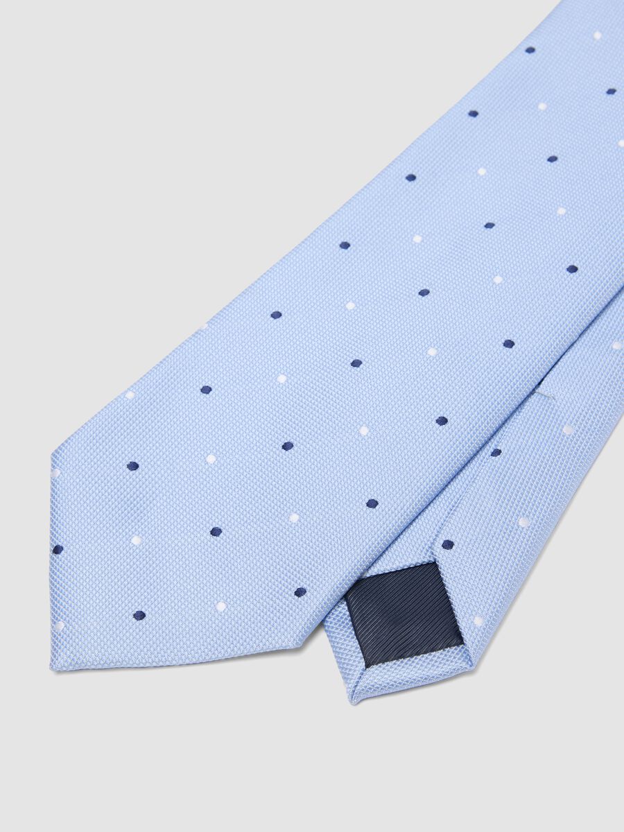 Corbata azul claro con pala de 7,5 cm y estampado de lunares_1
