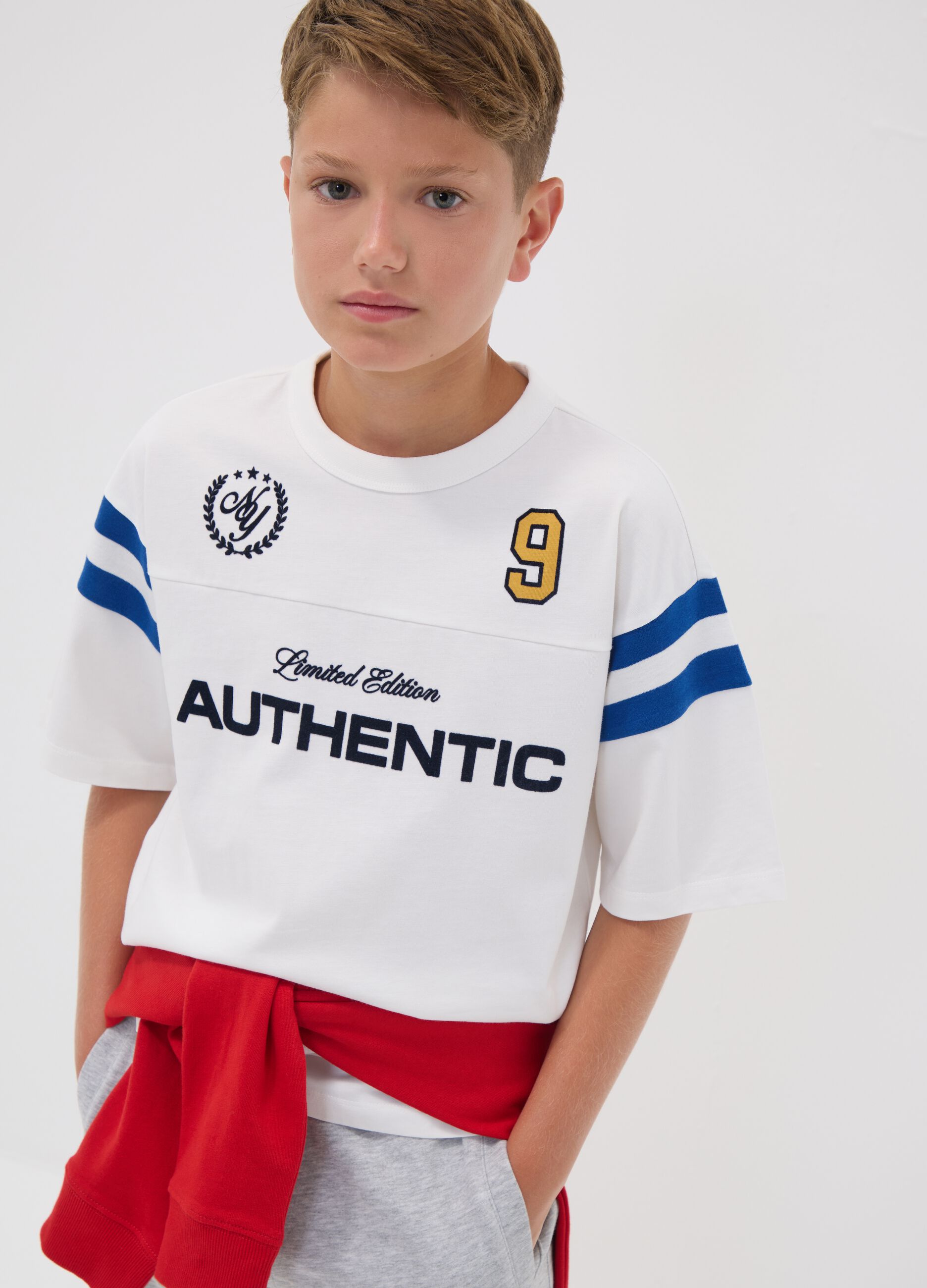 White relaxed-fit pure cotton crew-neck T-shirt with slogan for boys