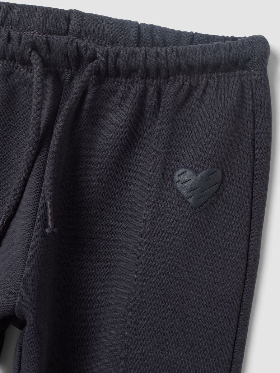 Schwarze Jogginghose aus reiner Baumwolle mit Herzdetail, Comfort Fit f&uuml;r Baby-M&auml;dchen_2