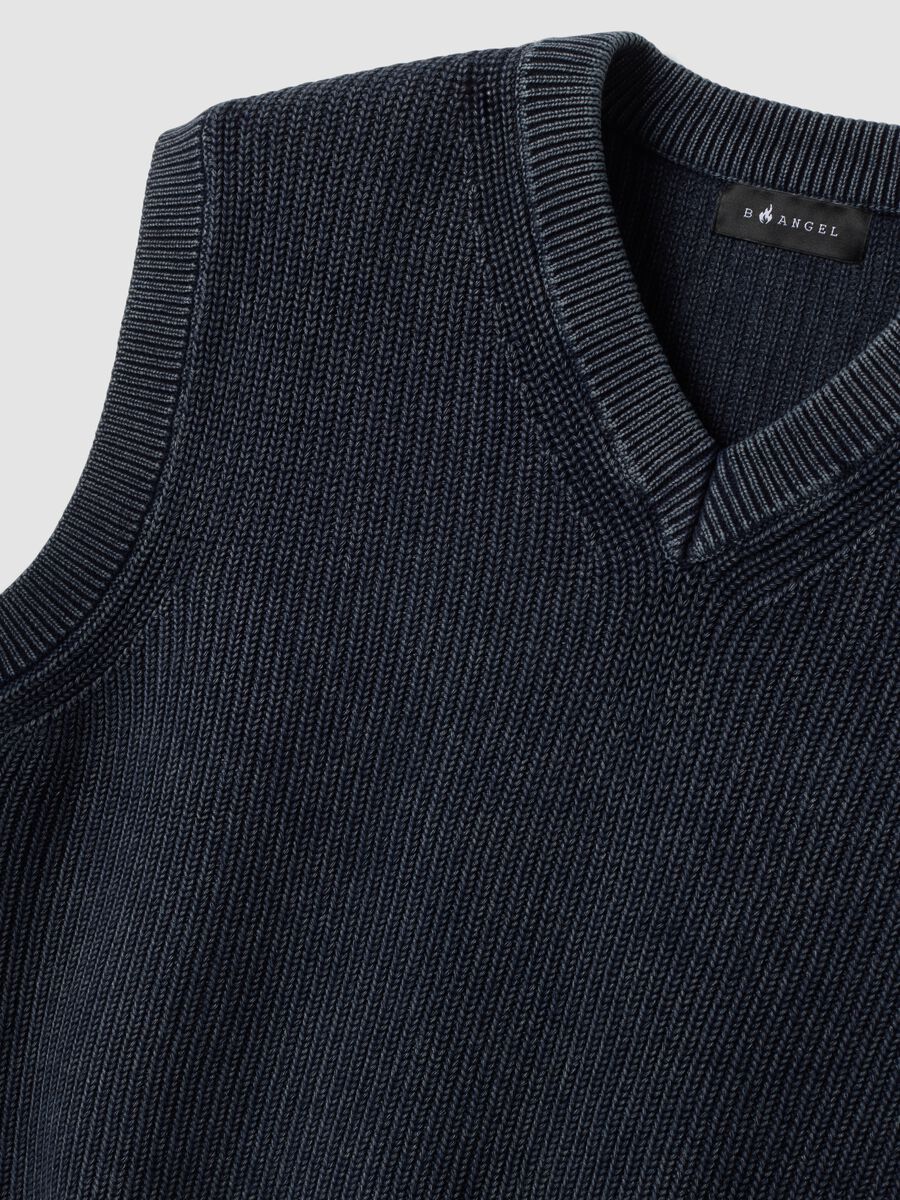 Gilet blu cropped in puro cotone con scollo profondo a V_1