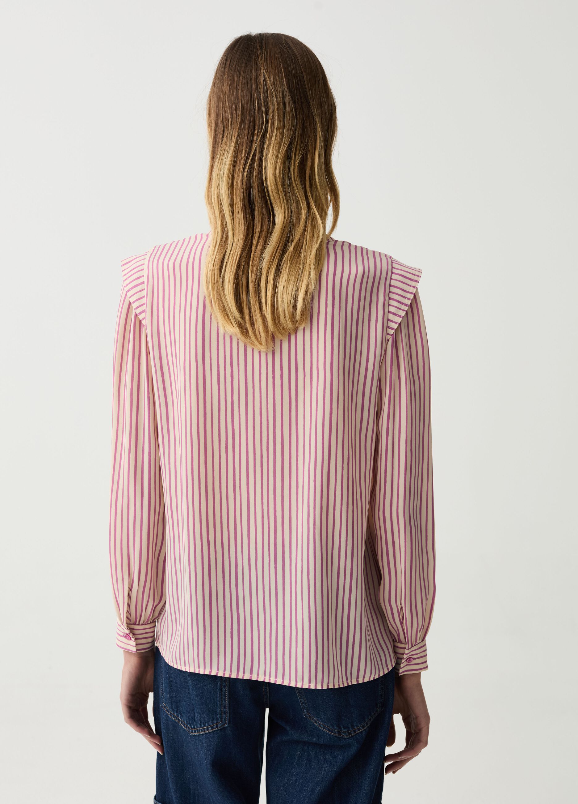 Shirt with puff sleeves with flounce