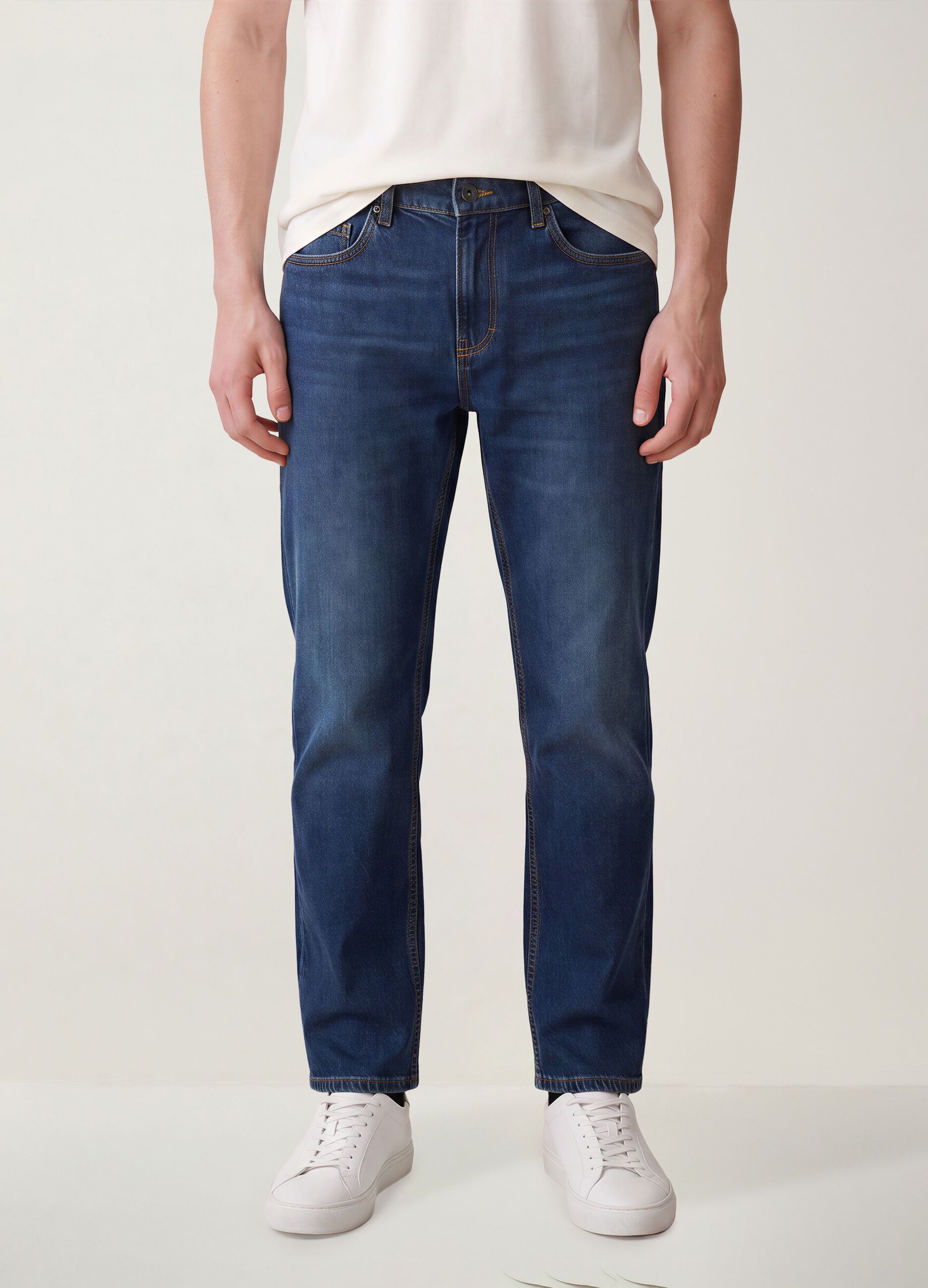 Jeans de ganga regular fit em algod&atilde;o puro